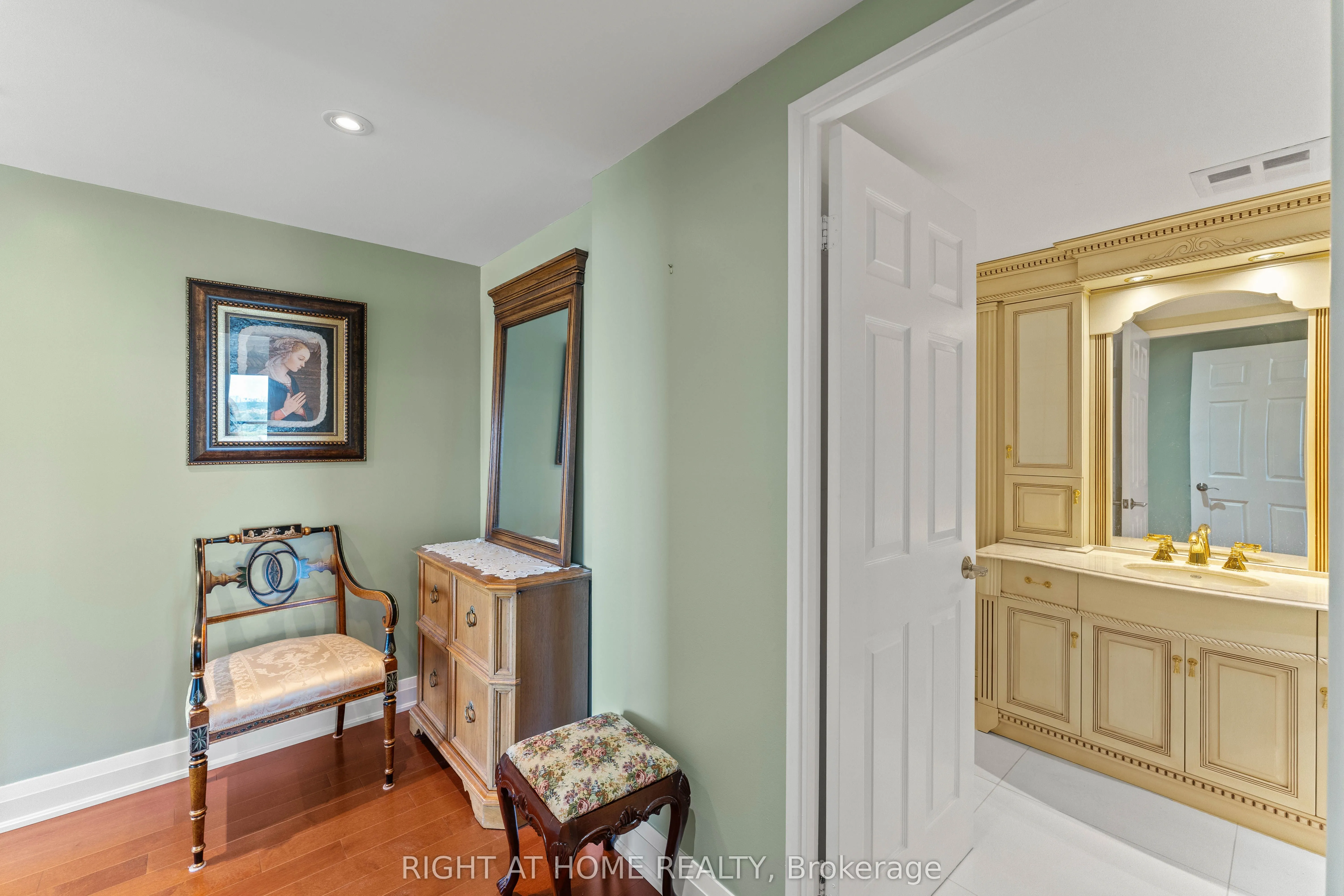 3 Concorde Place, #1503