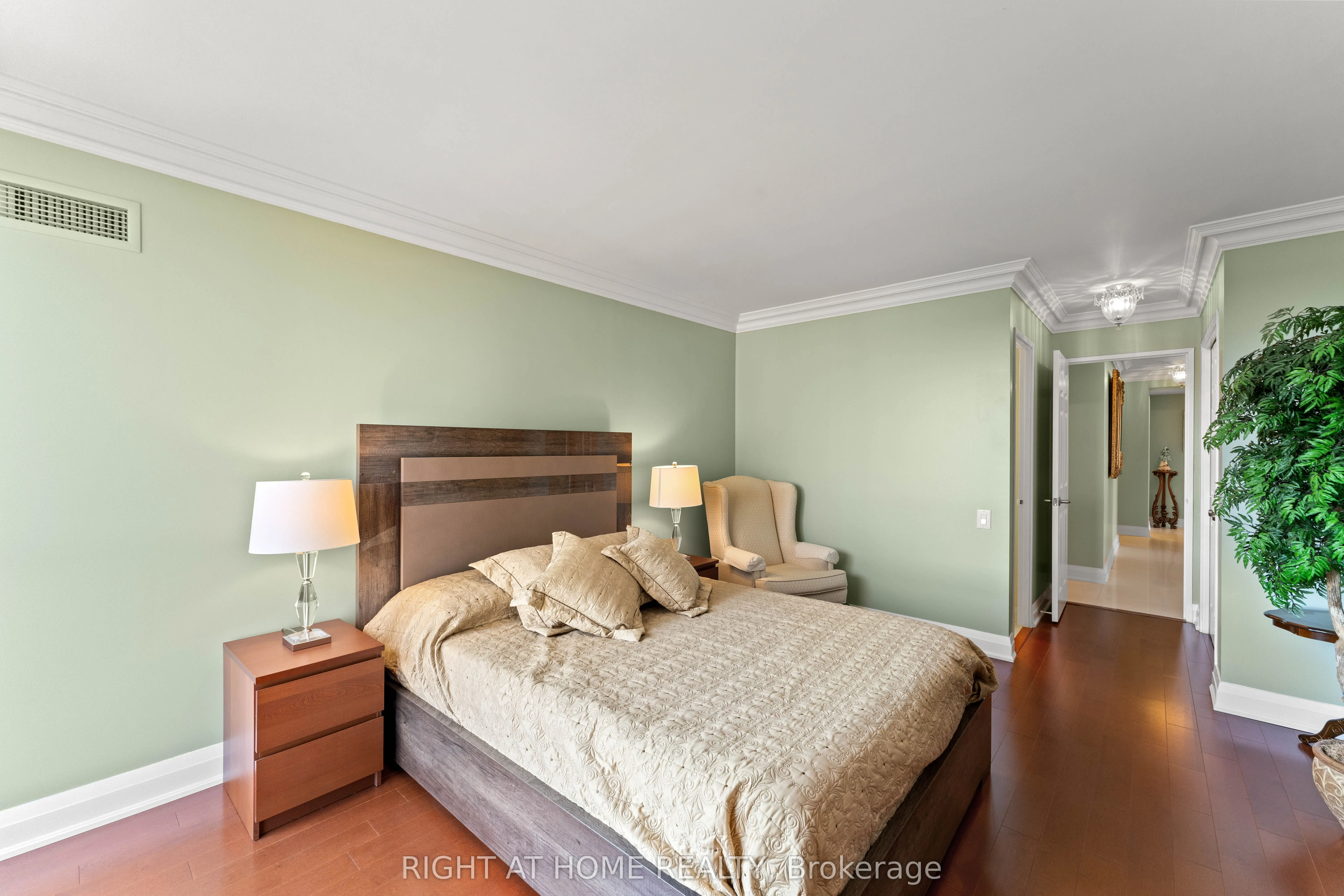 3 Concorde Place, #1503
