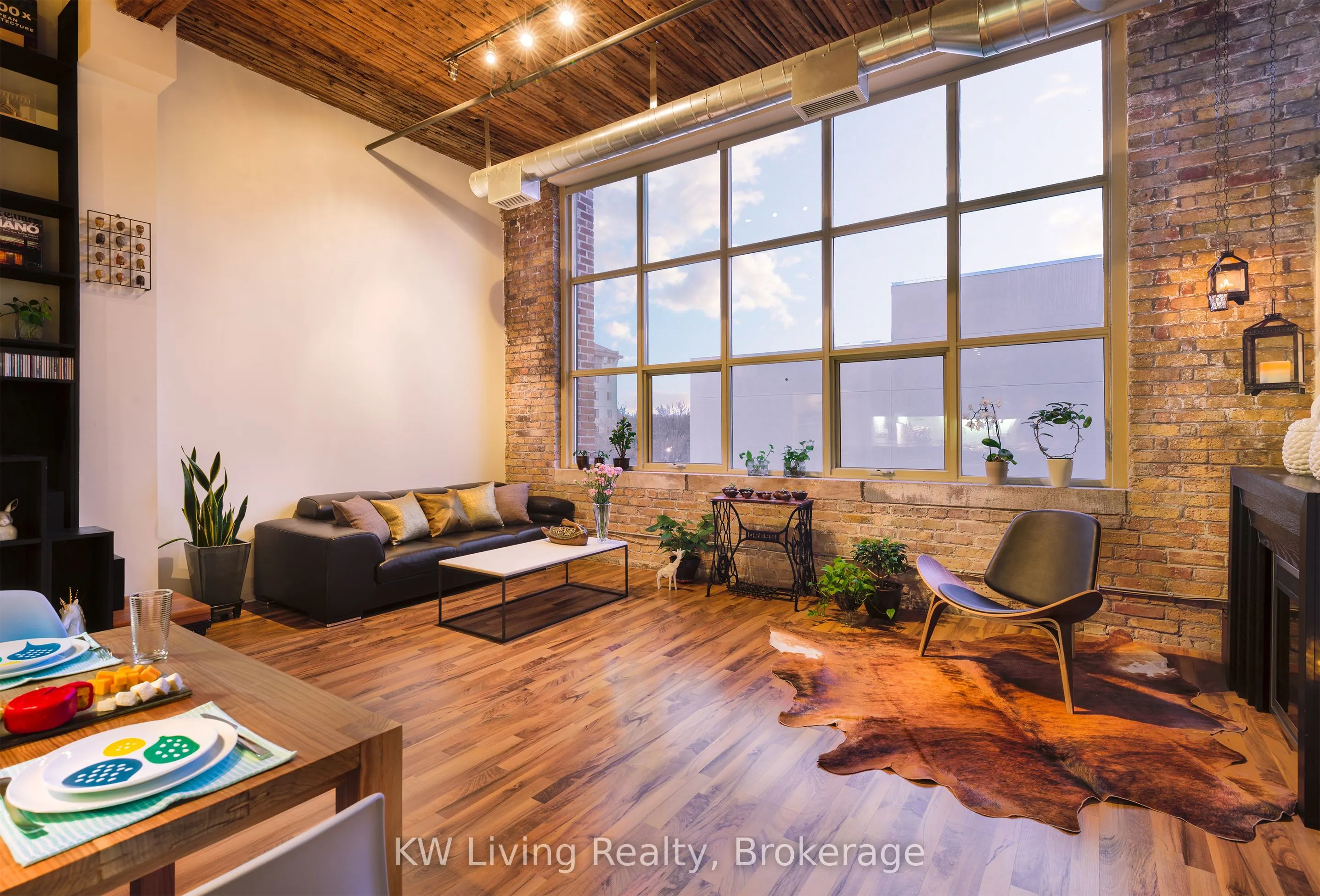 736 Dundas Street E, #402