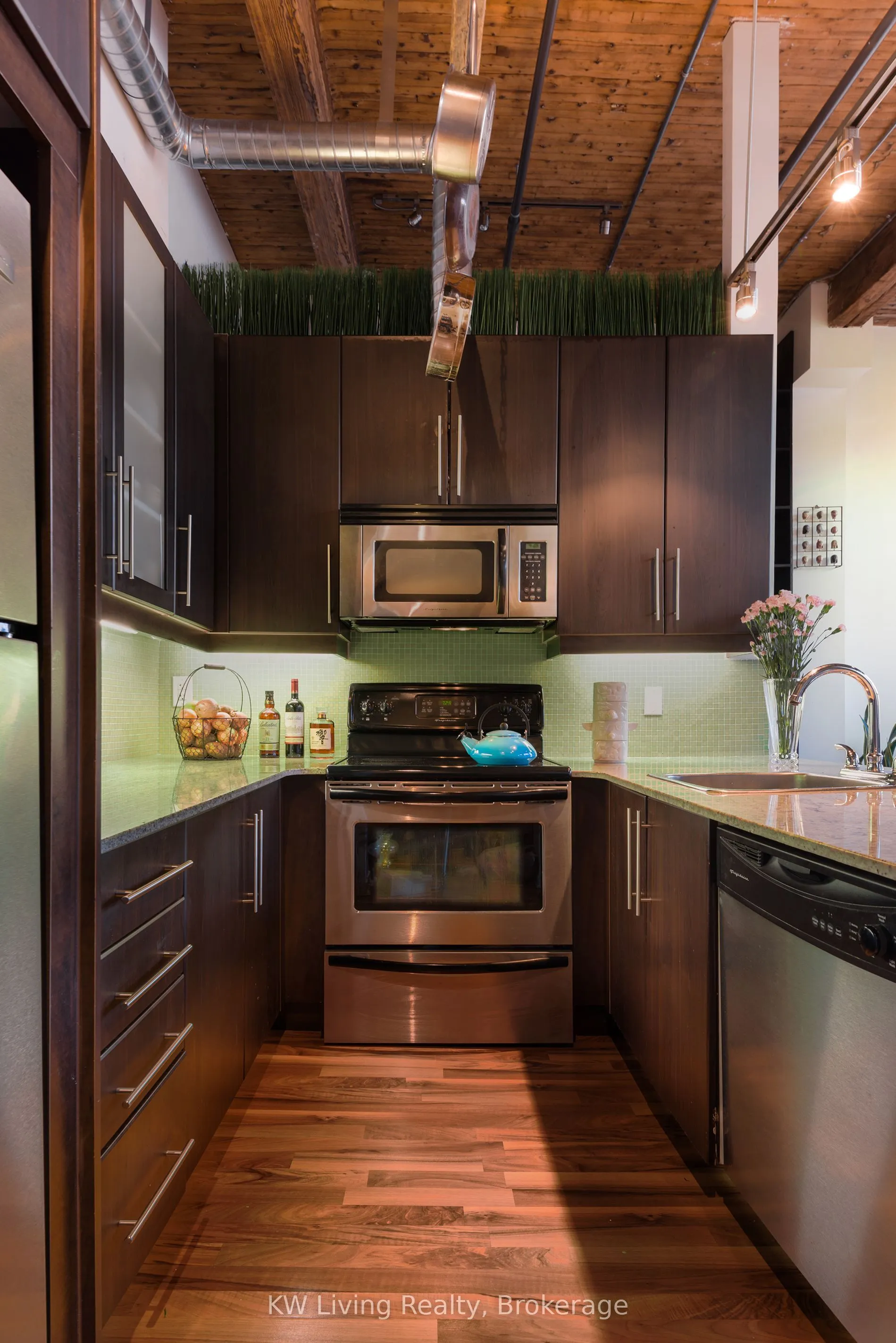 736 Dundas Street E, #402