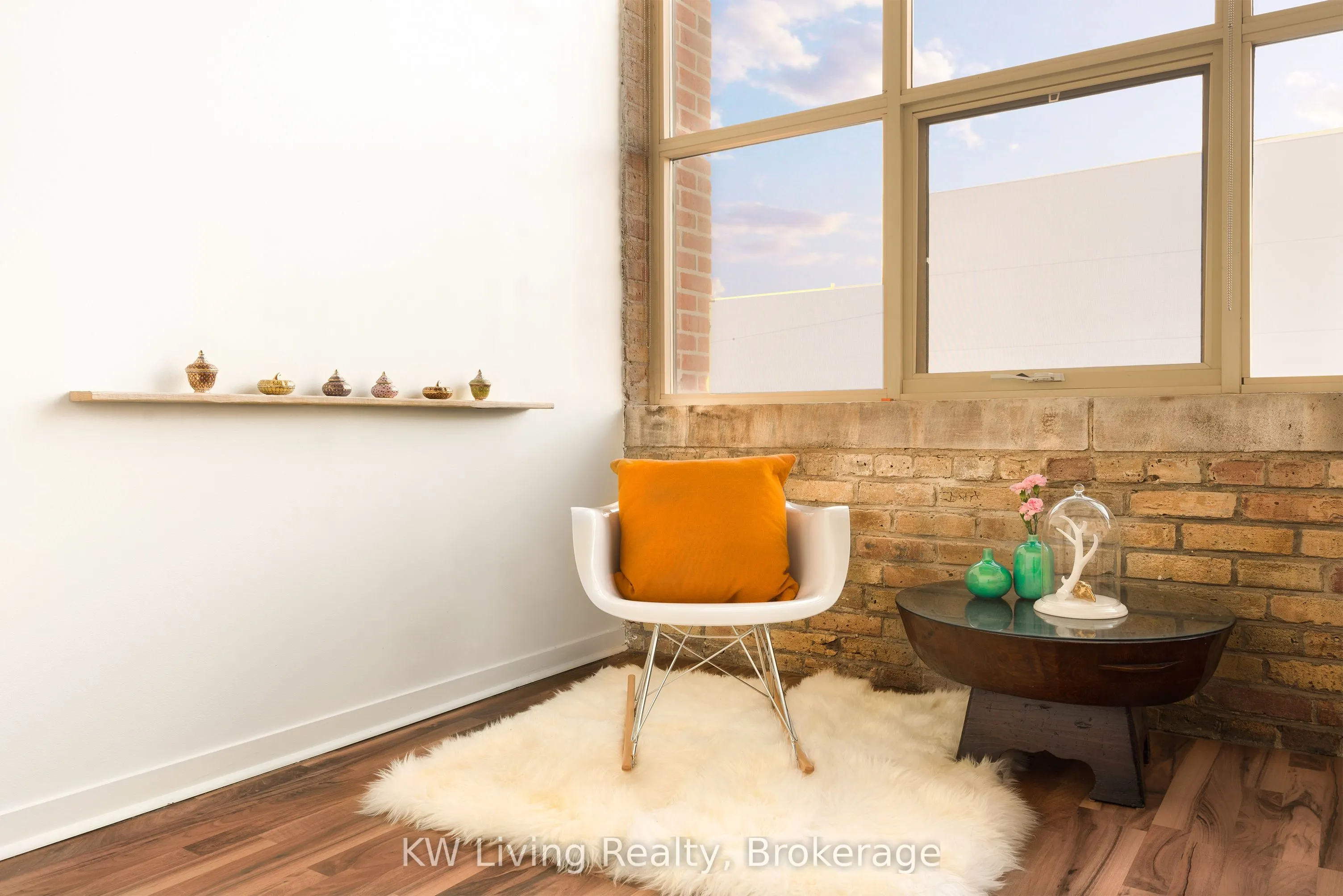 736 Dundas Street E, #402