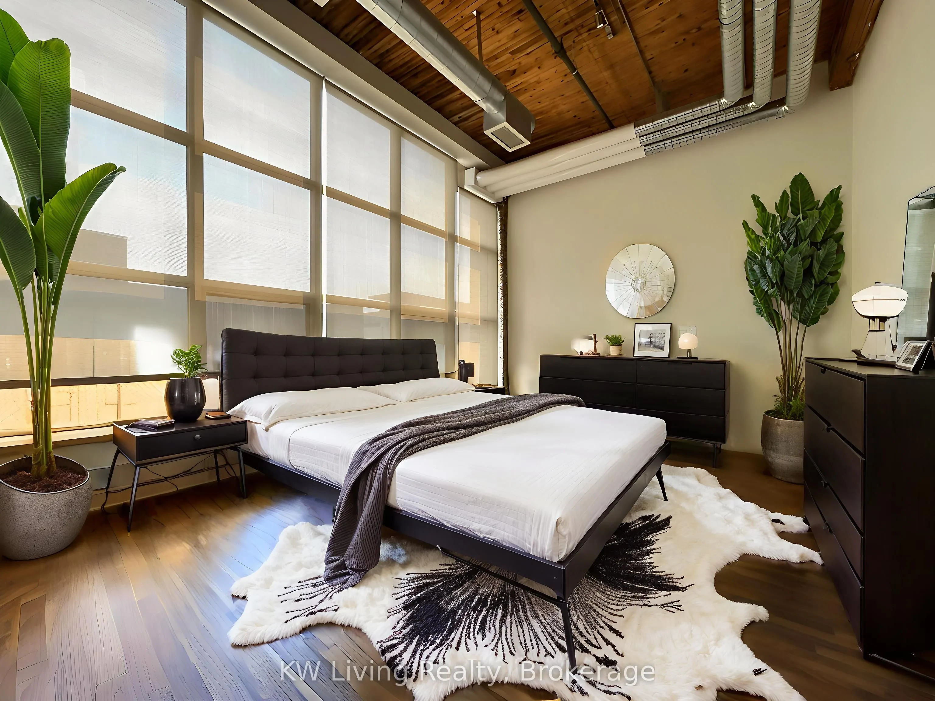 736 Dundas Street E, #402