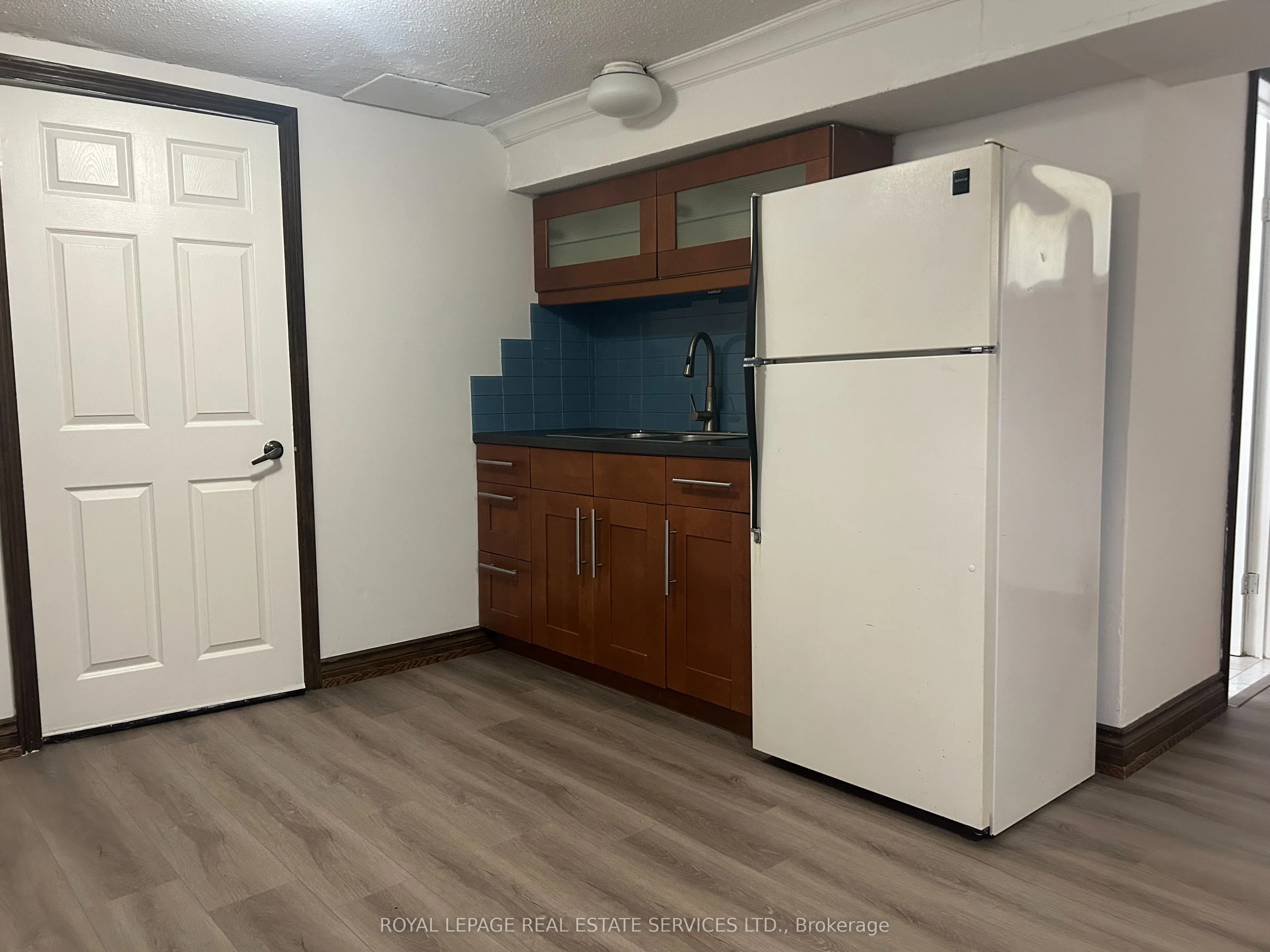 212 Clinton Street, #L