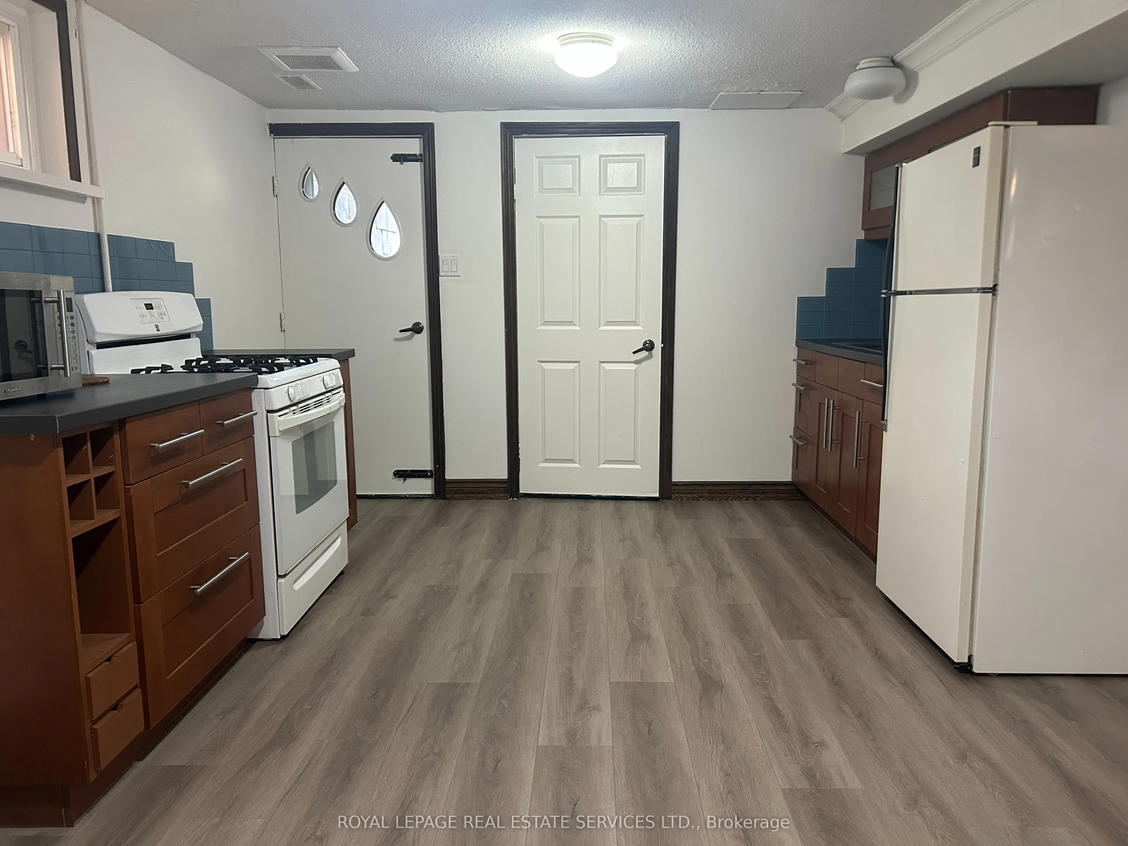 212 Clinton Street, #L