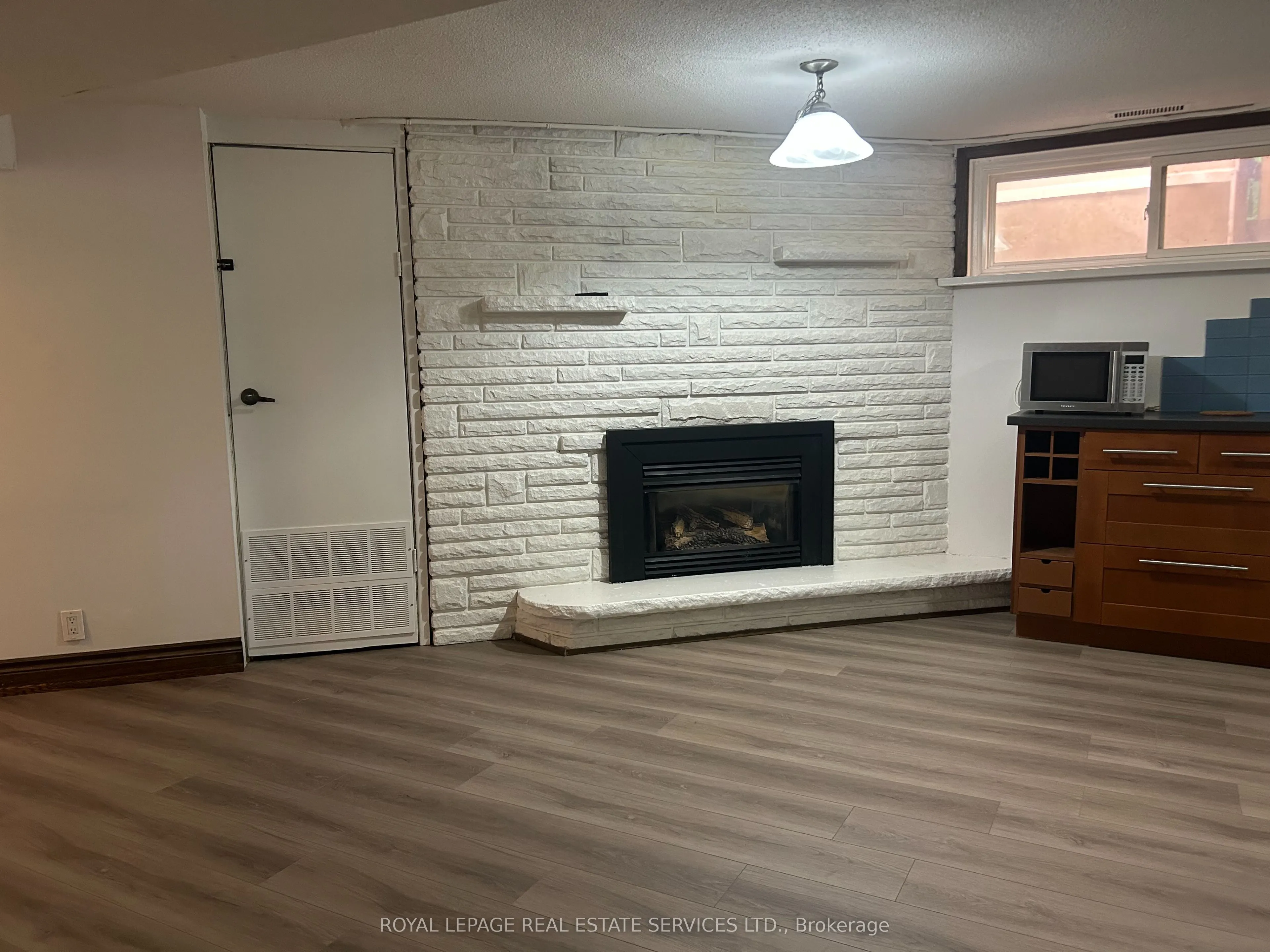 212 Clinton Street, #L