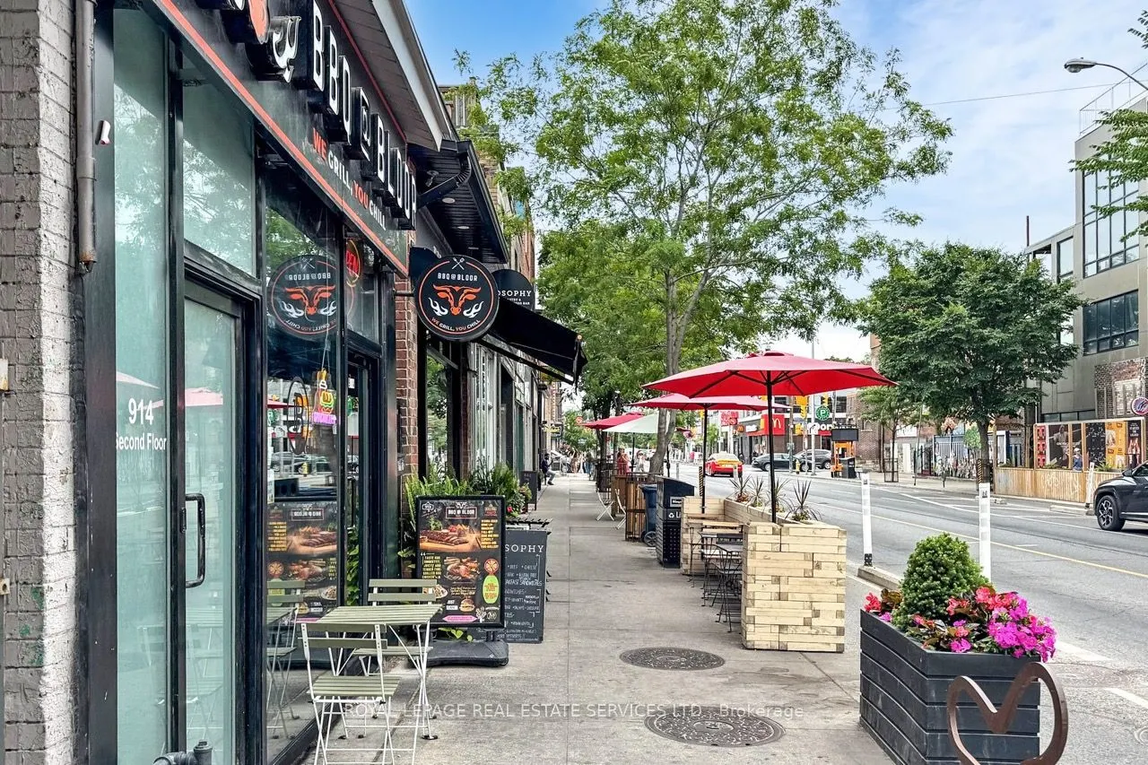 914 Bloor Street W
