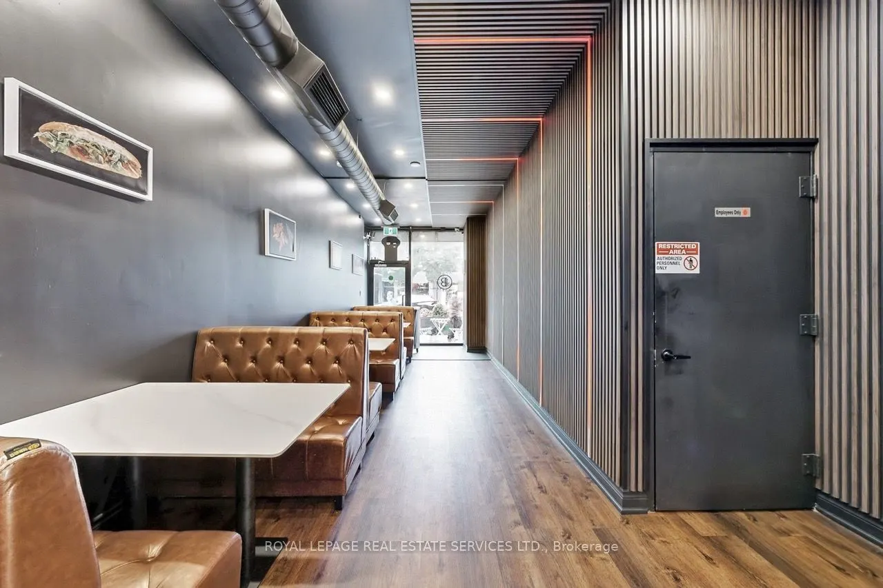 914 Bloor Street W