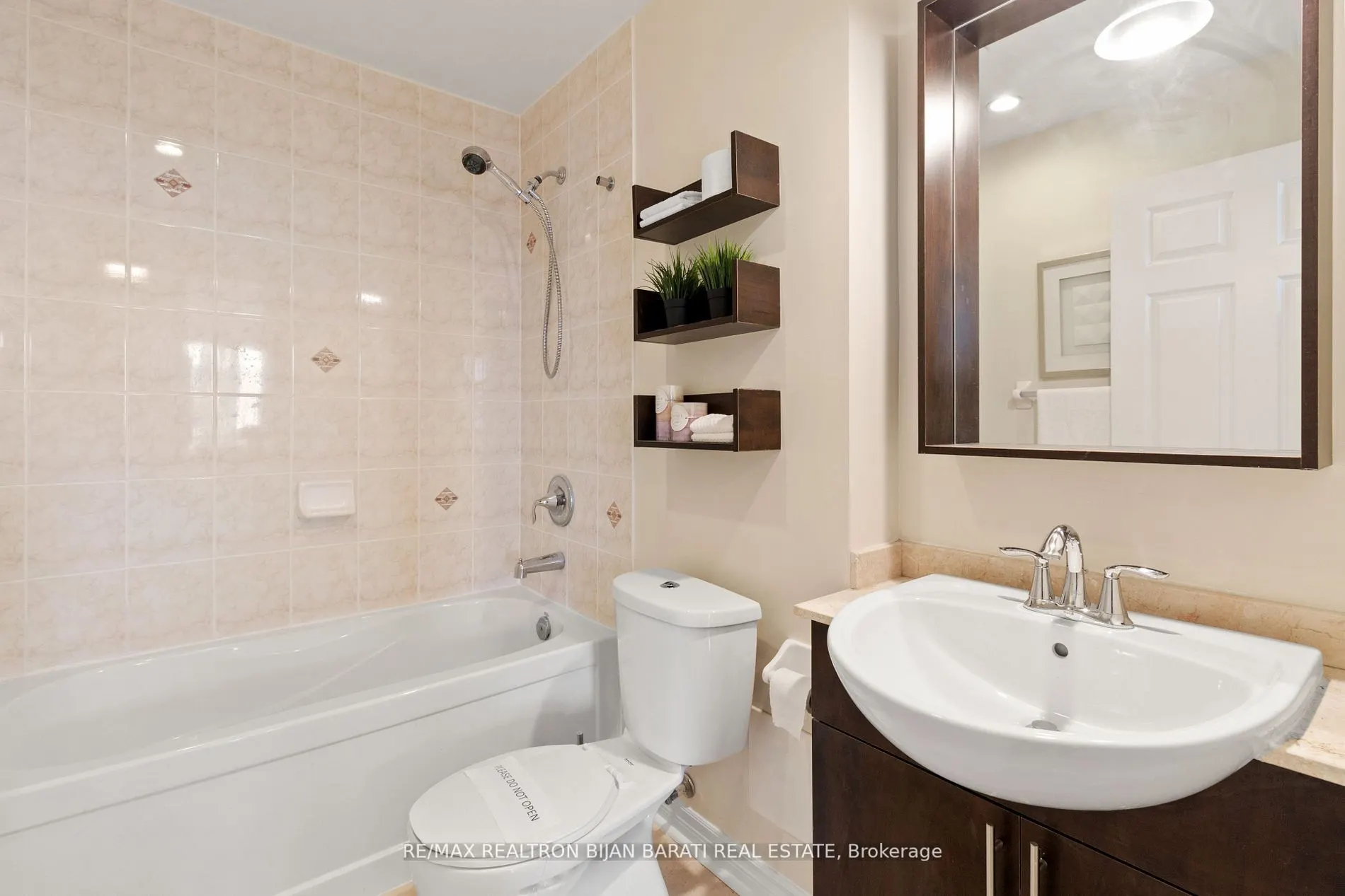 18 Holmes Avenue, #2510