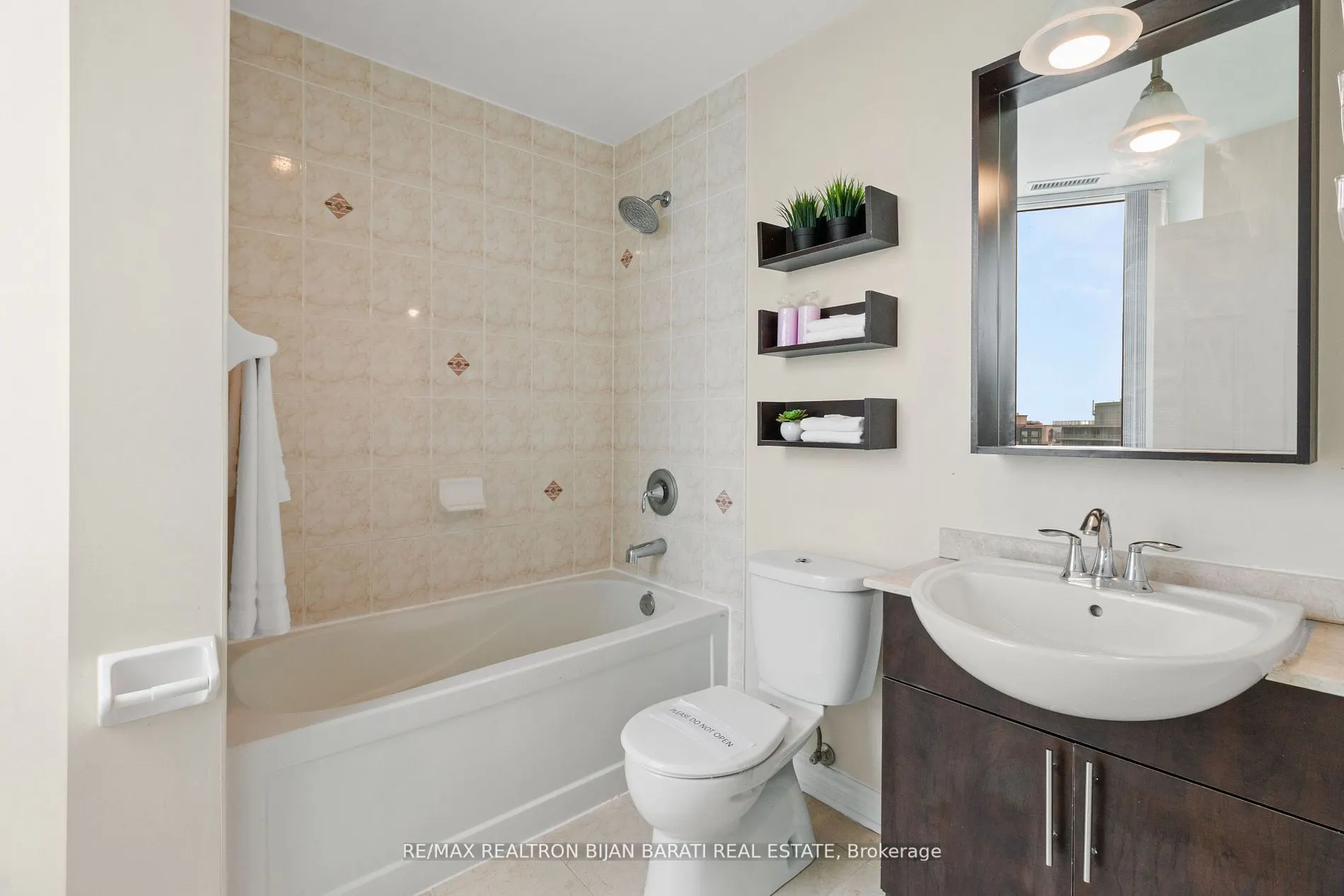 18 Holmes Avenue, #2510
