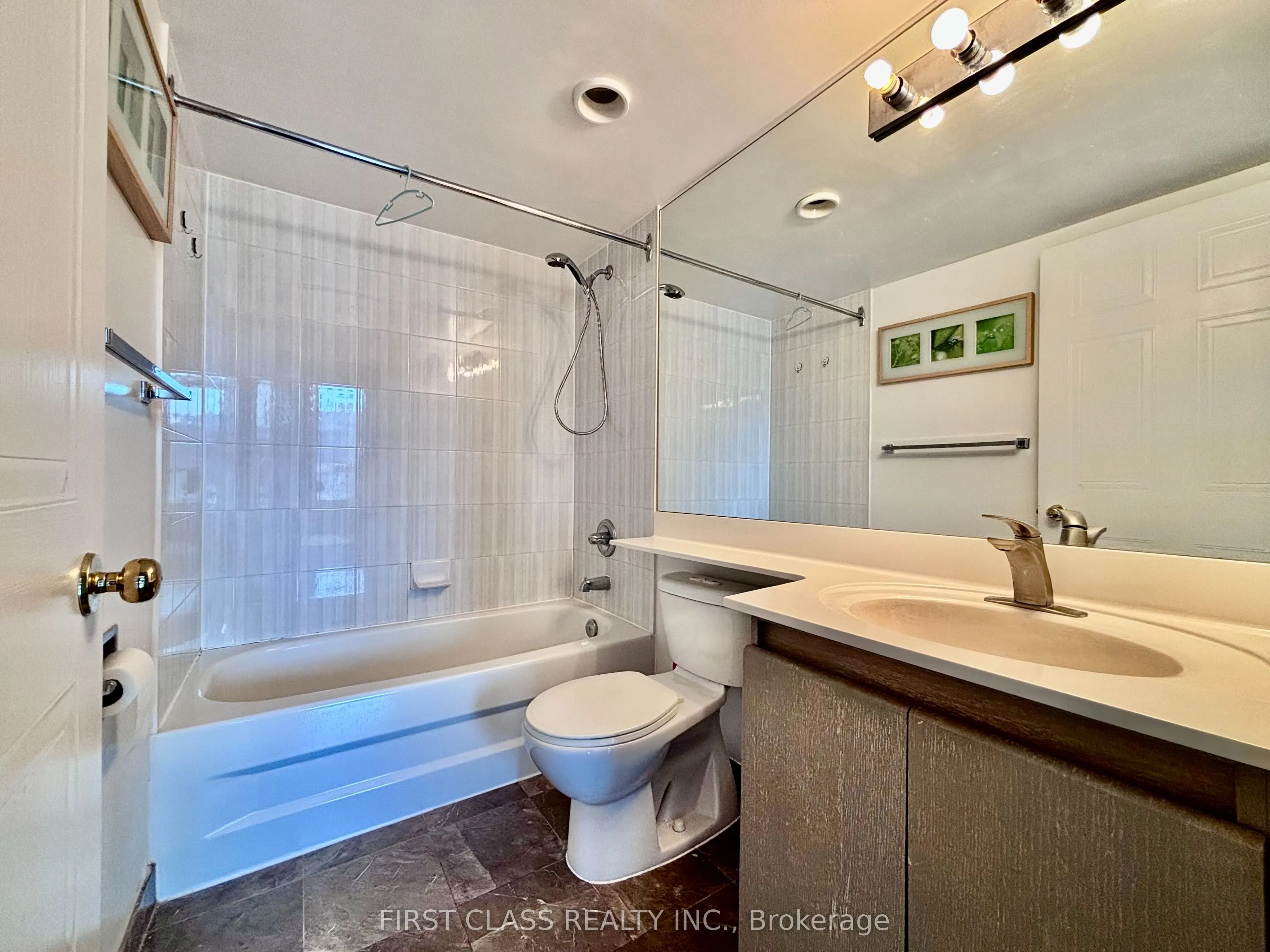 238 Doris Avenue, #1503