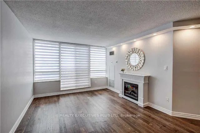 215 The Donway W, #410
