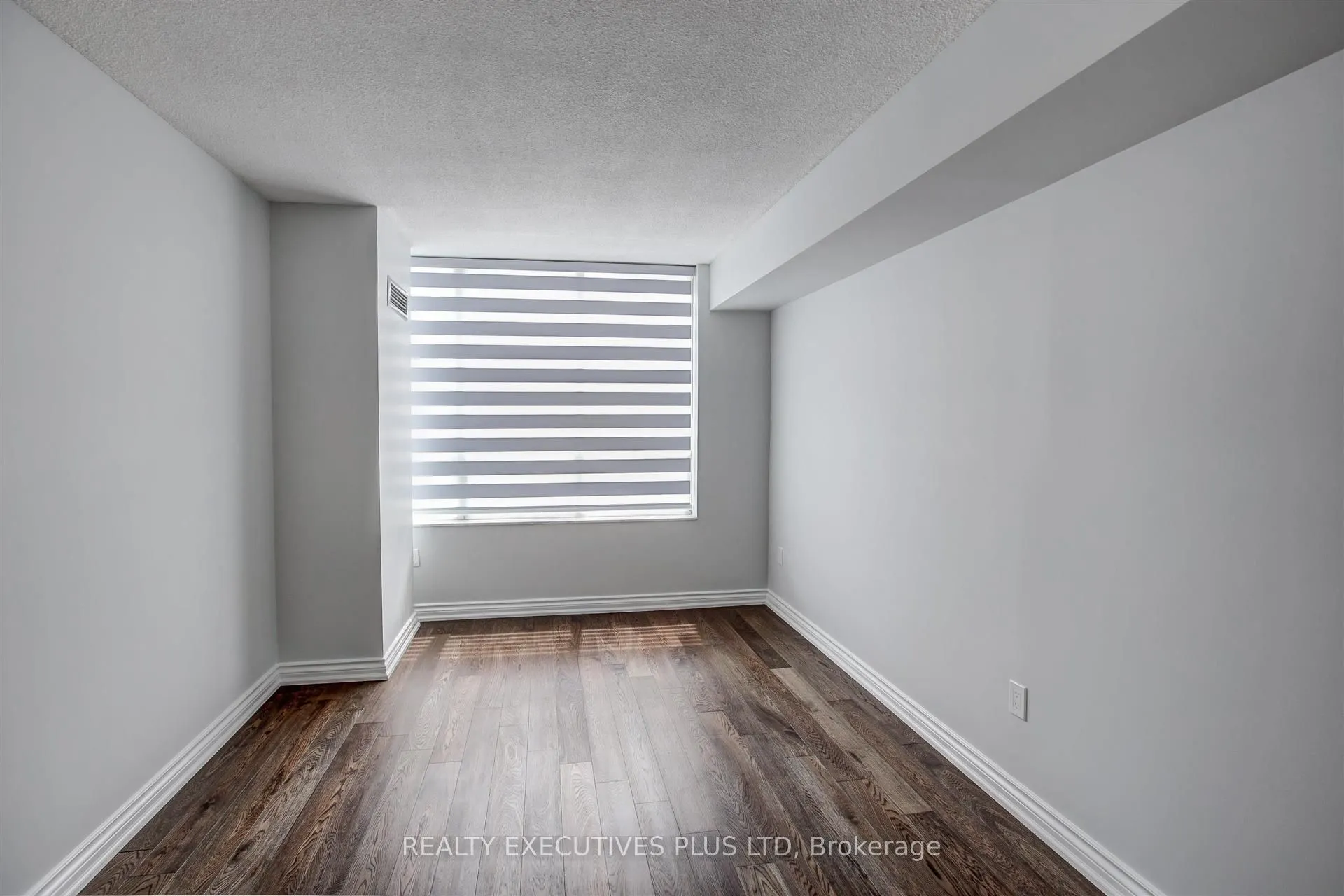 215 The Donway W, #410