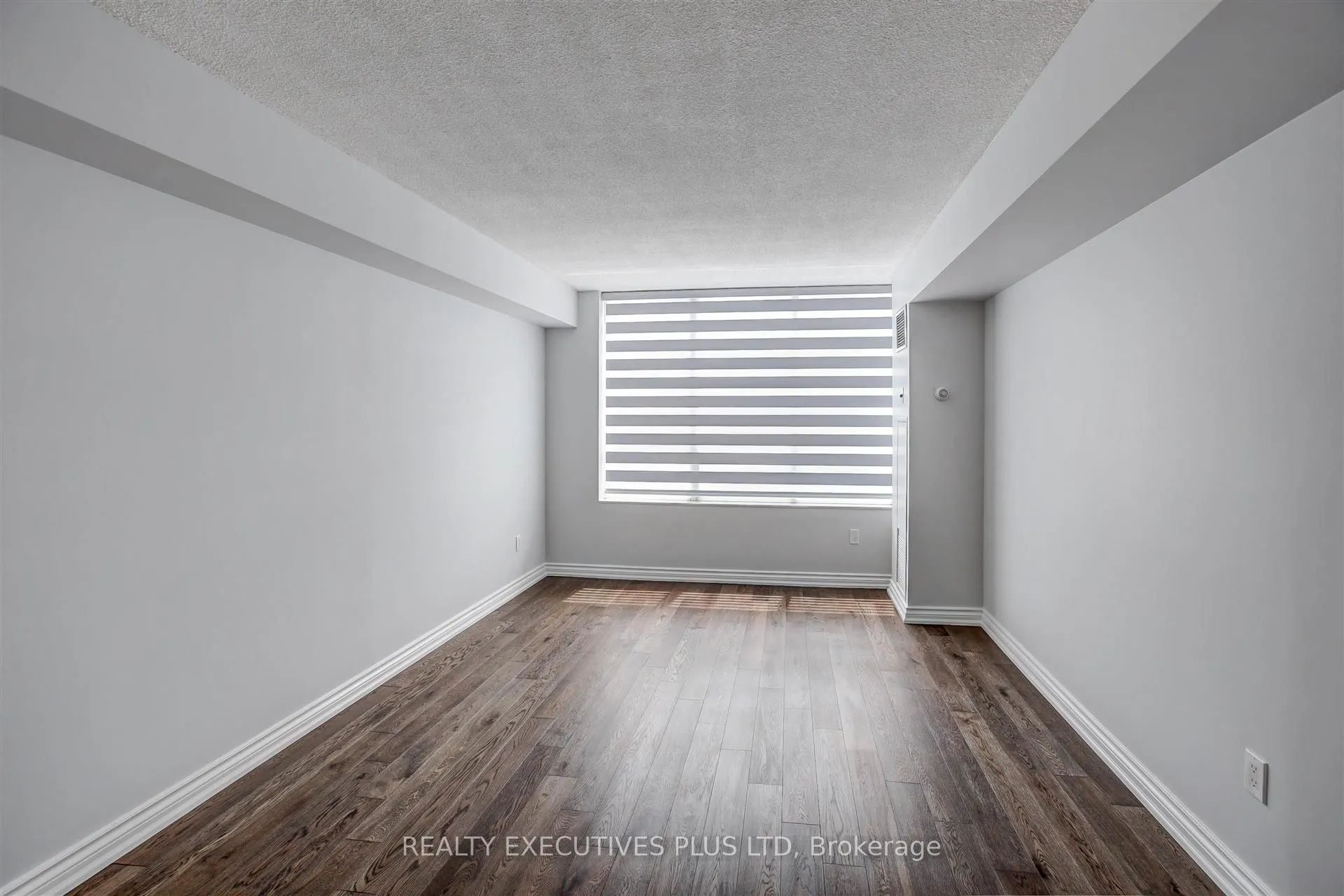 215 The Donway W, #410