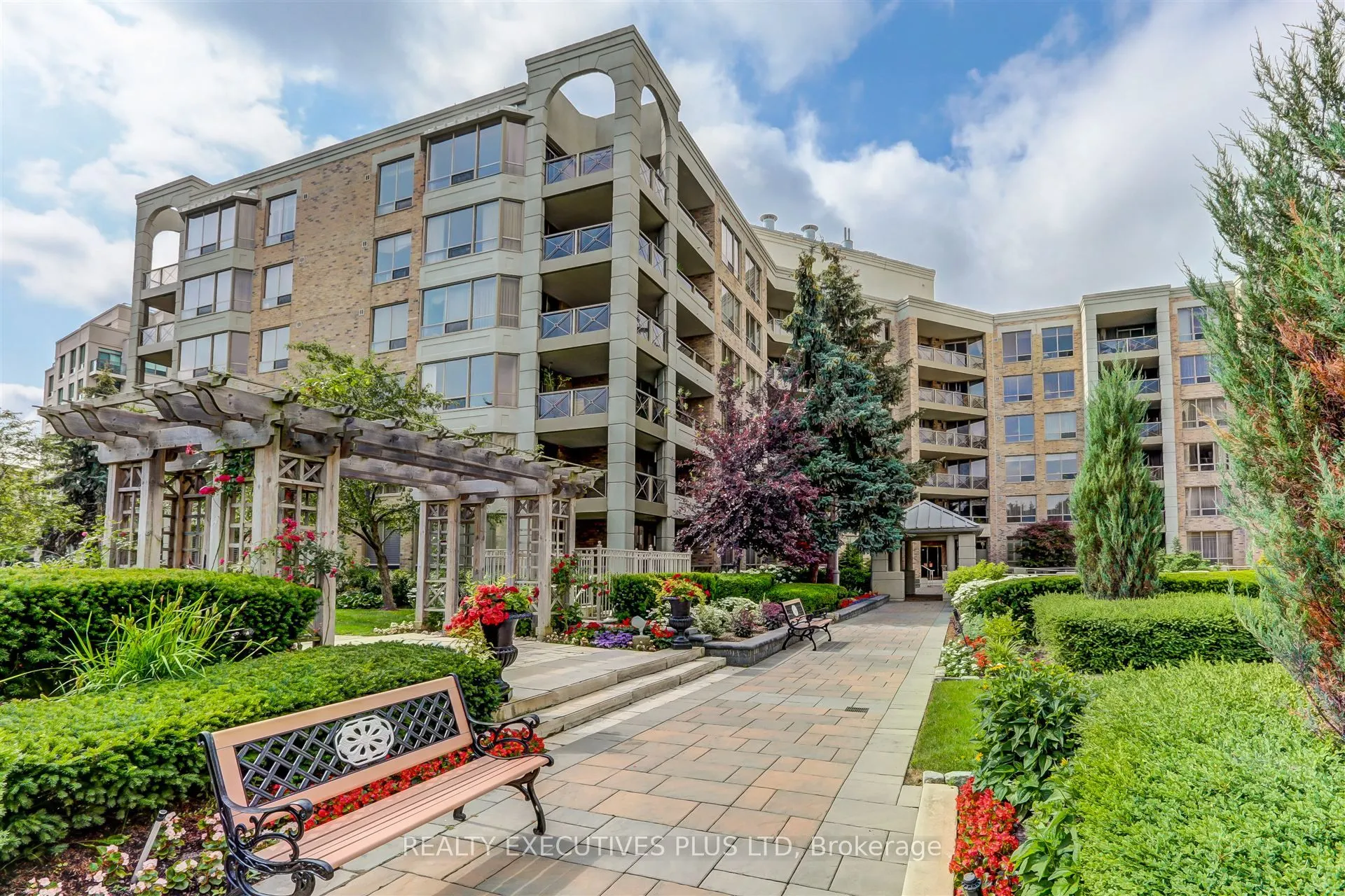 215 The Donway W, #410