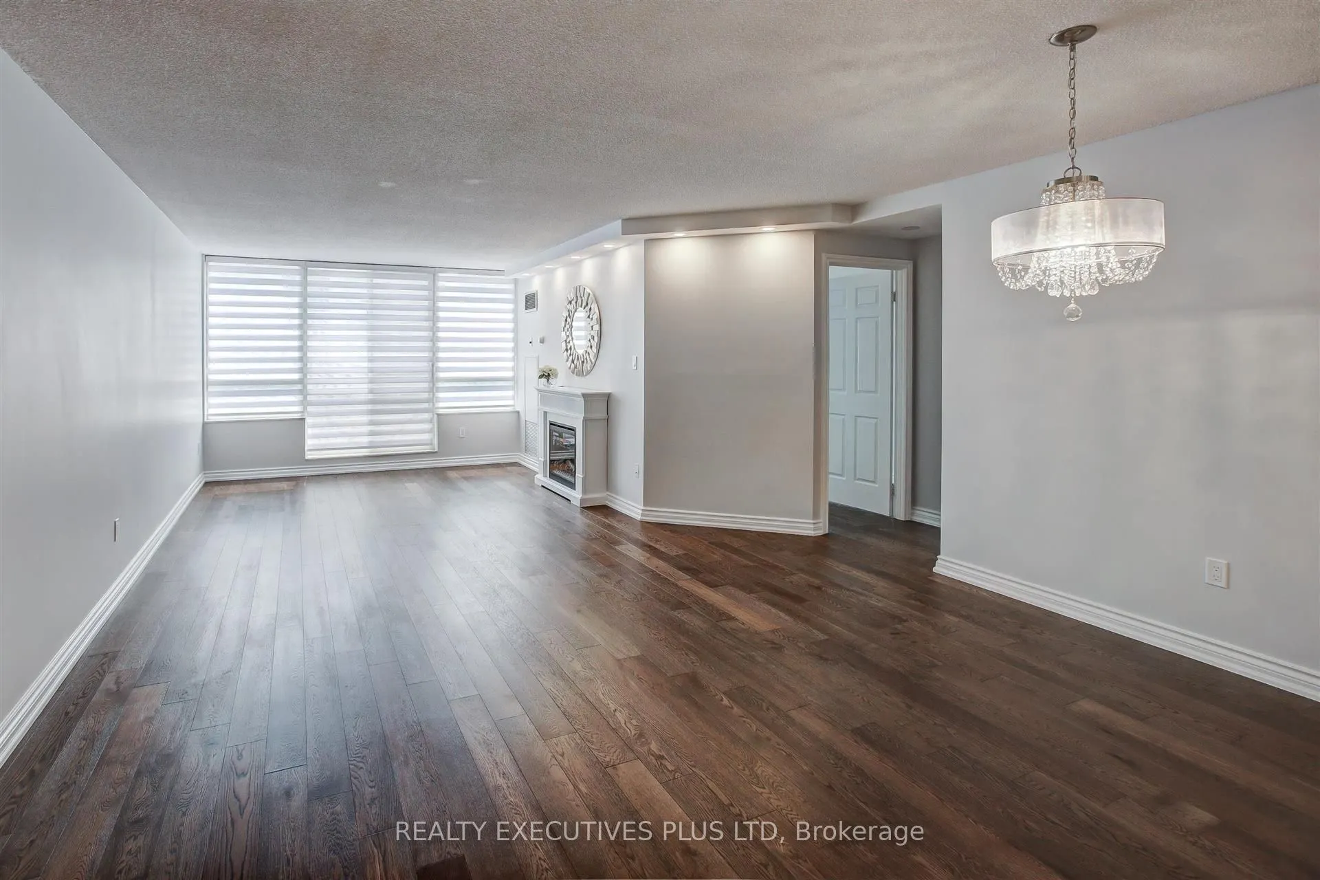 215 The Donway W, #410