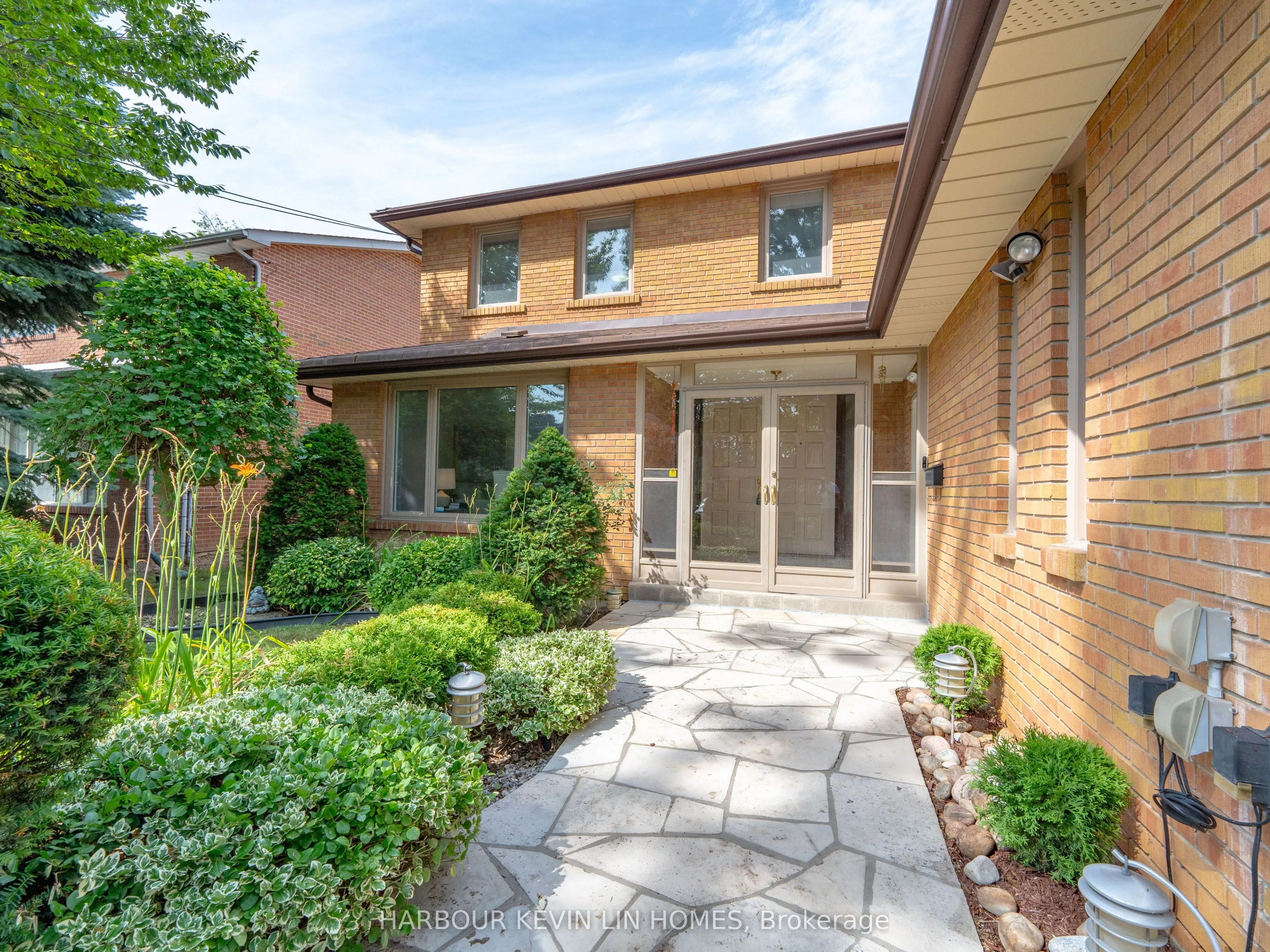 18 Whitman Street