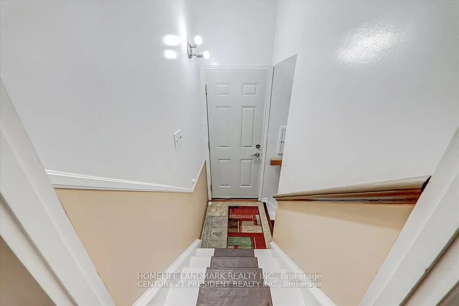 115 Marbury Crescent, #Lower