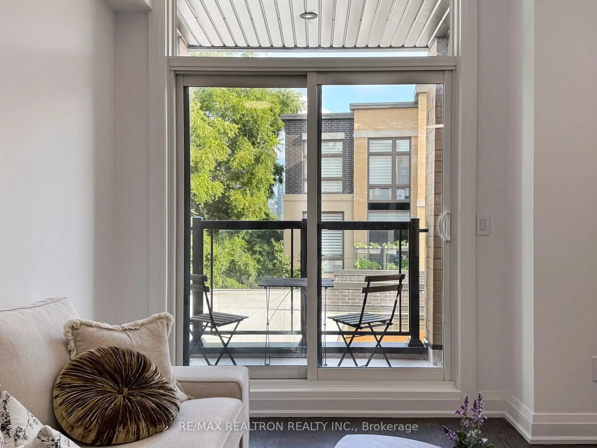23 Eldora Avenue, #105
