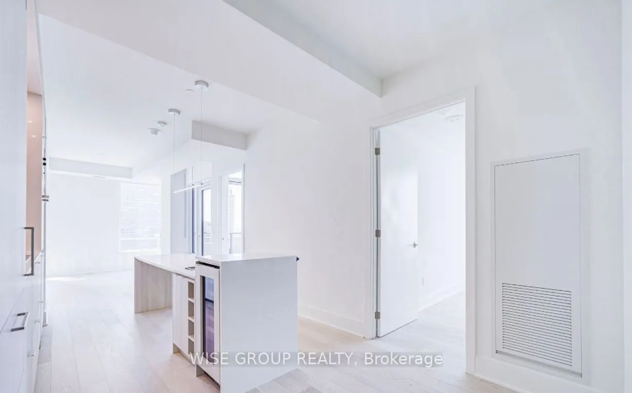 11 Yorkville Avenue, #1612
