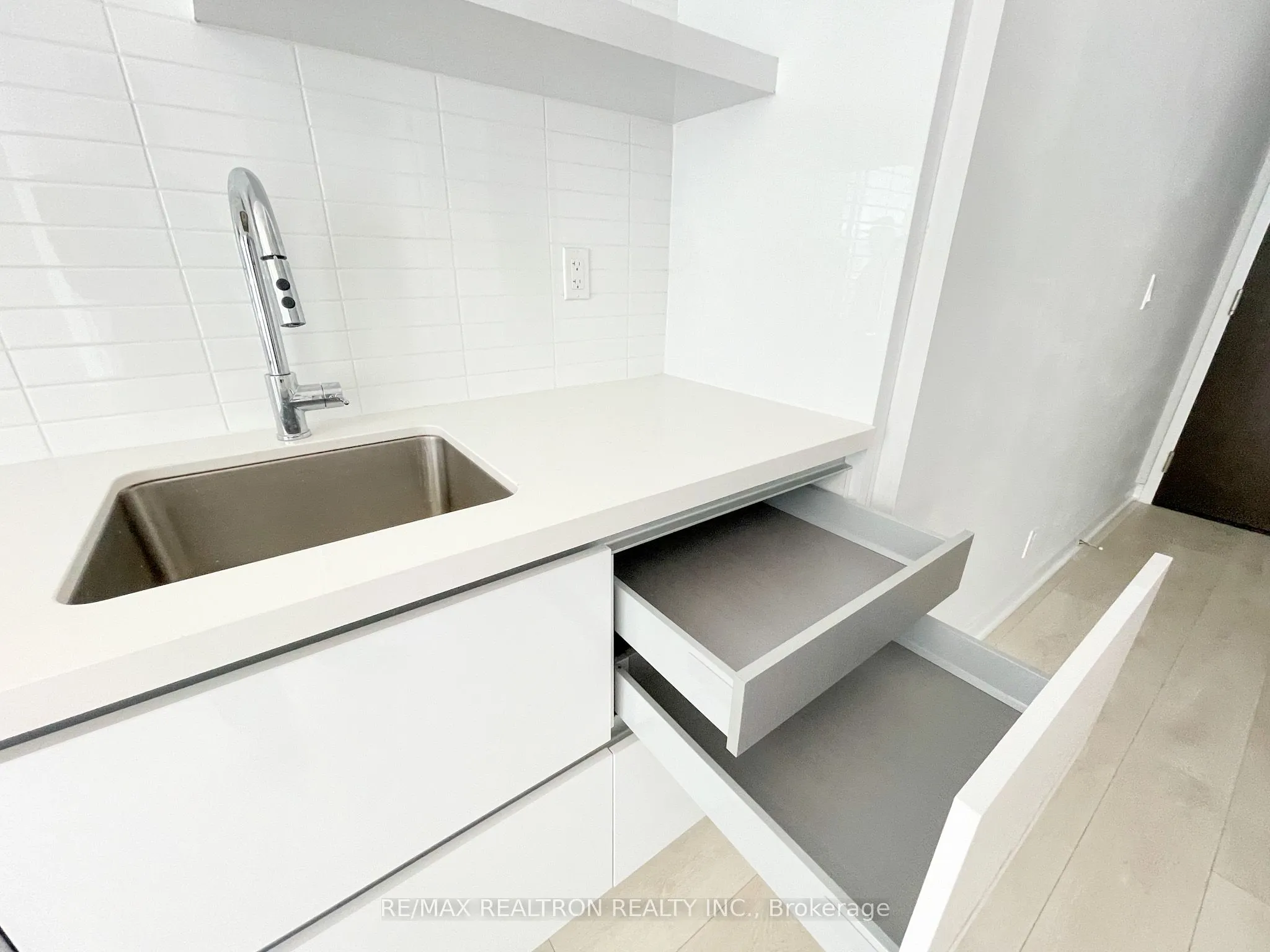 2221 Yonge Street #3306