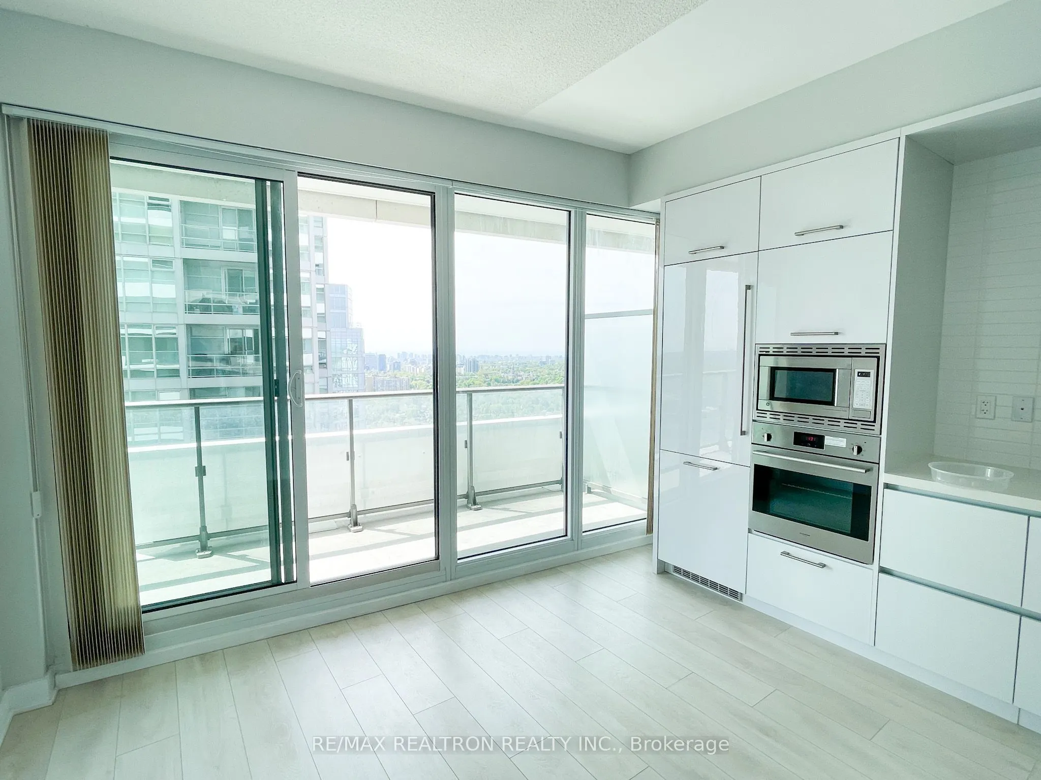2221 Yonge Street #3306