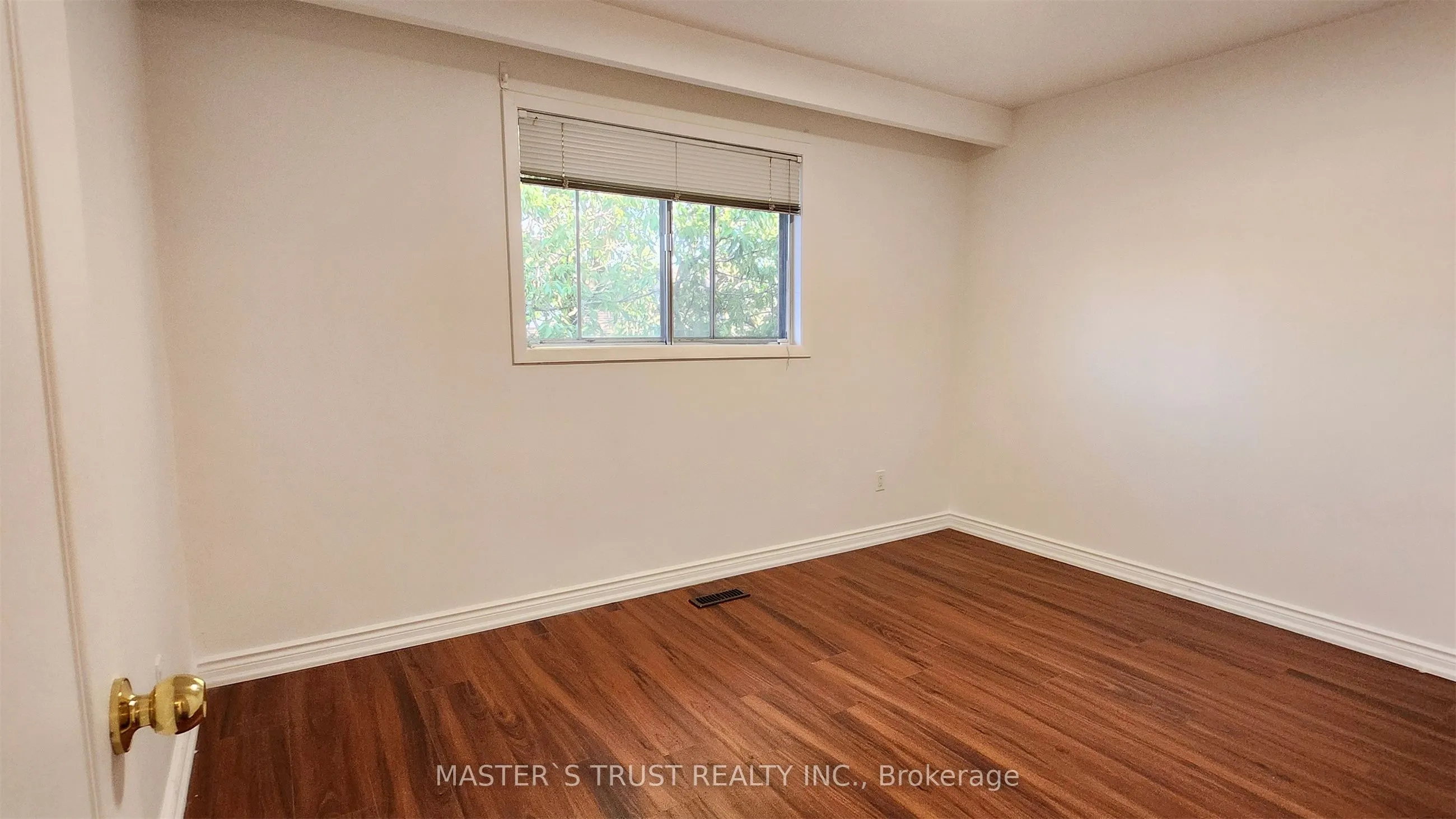 25 Navaho Drive