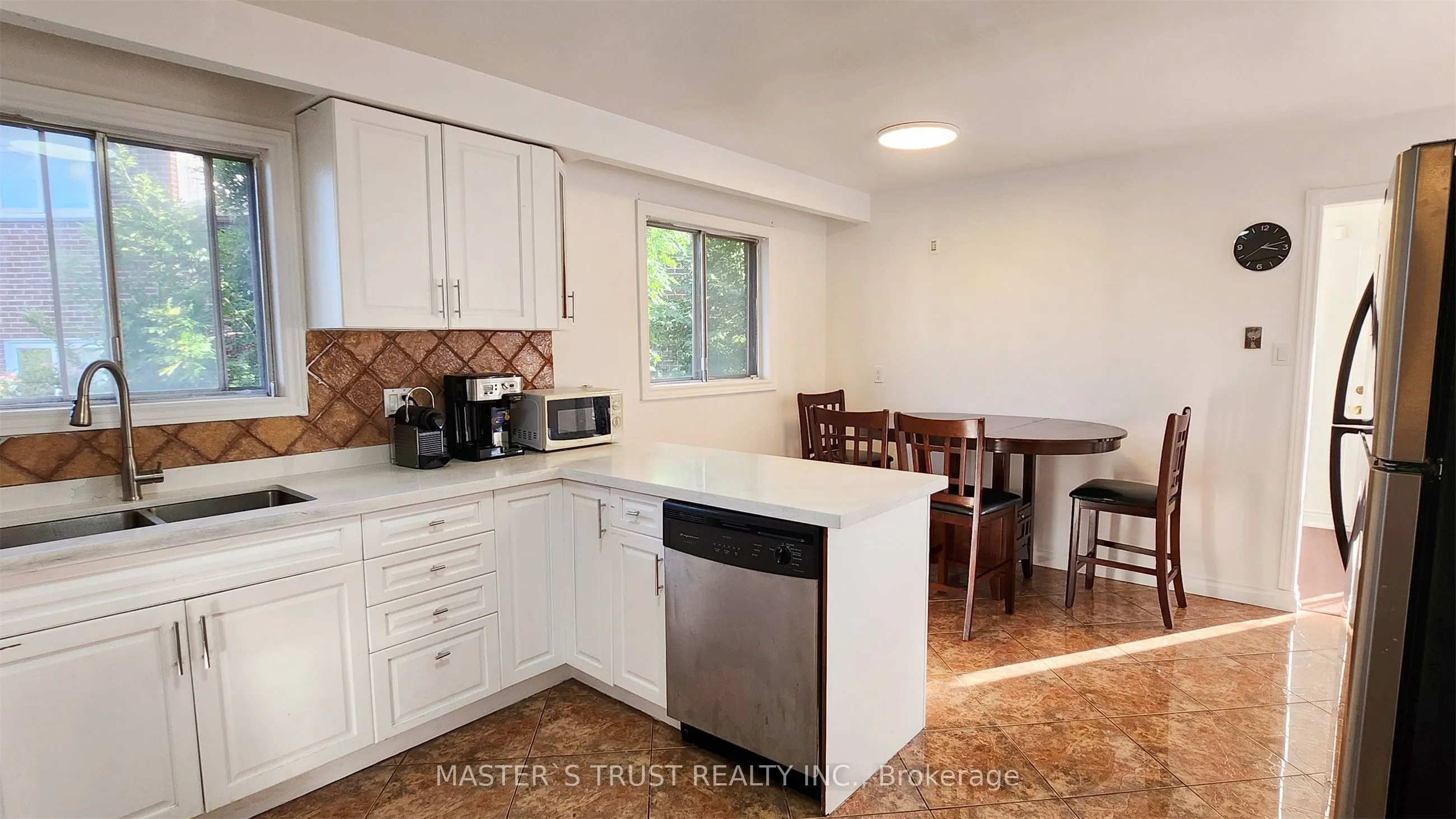 25 Navaho Drive