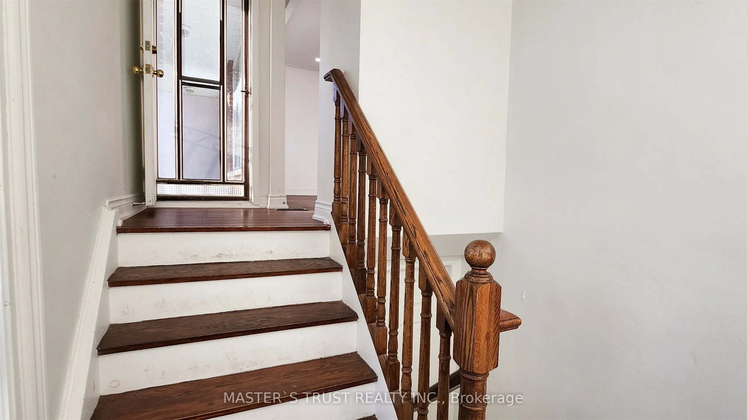25 Navaho Drive