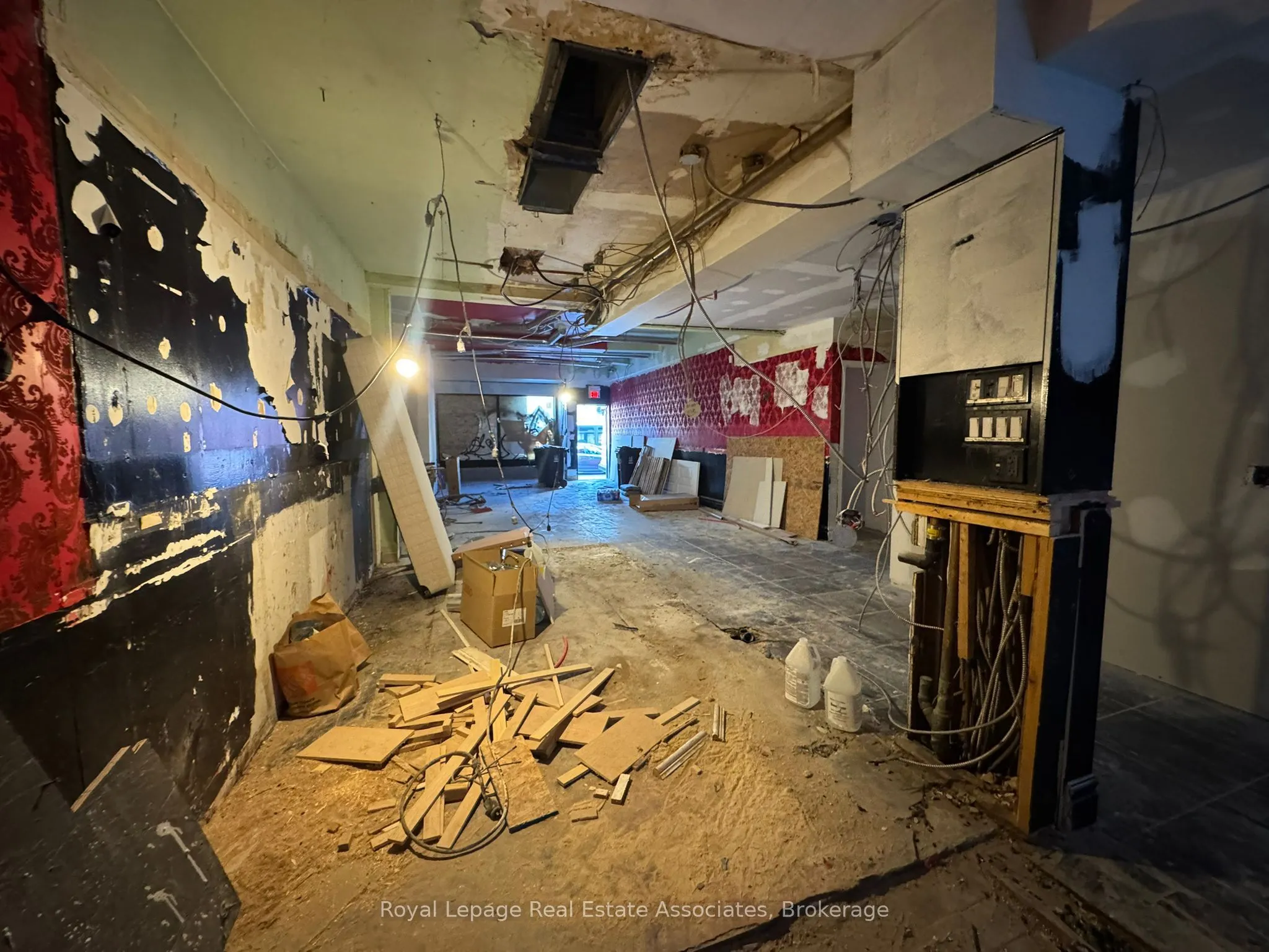 200 Bathurst Street, #Main Floor