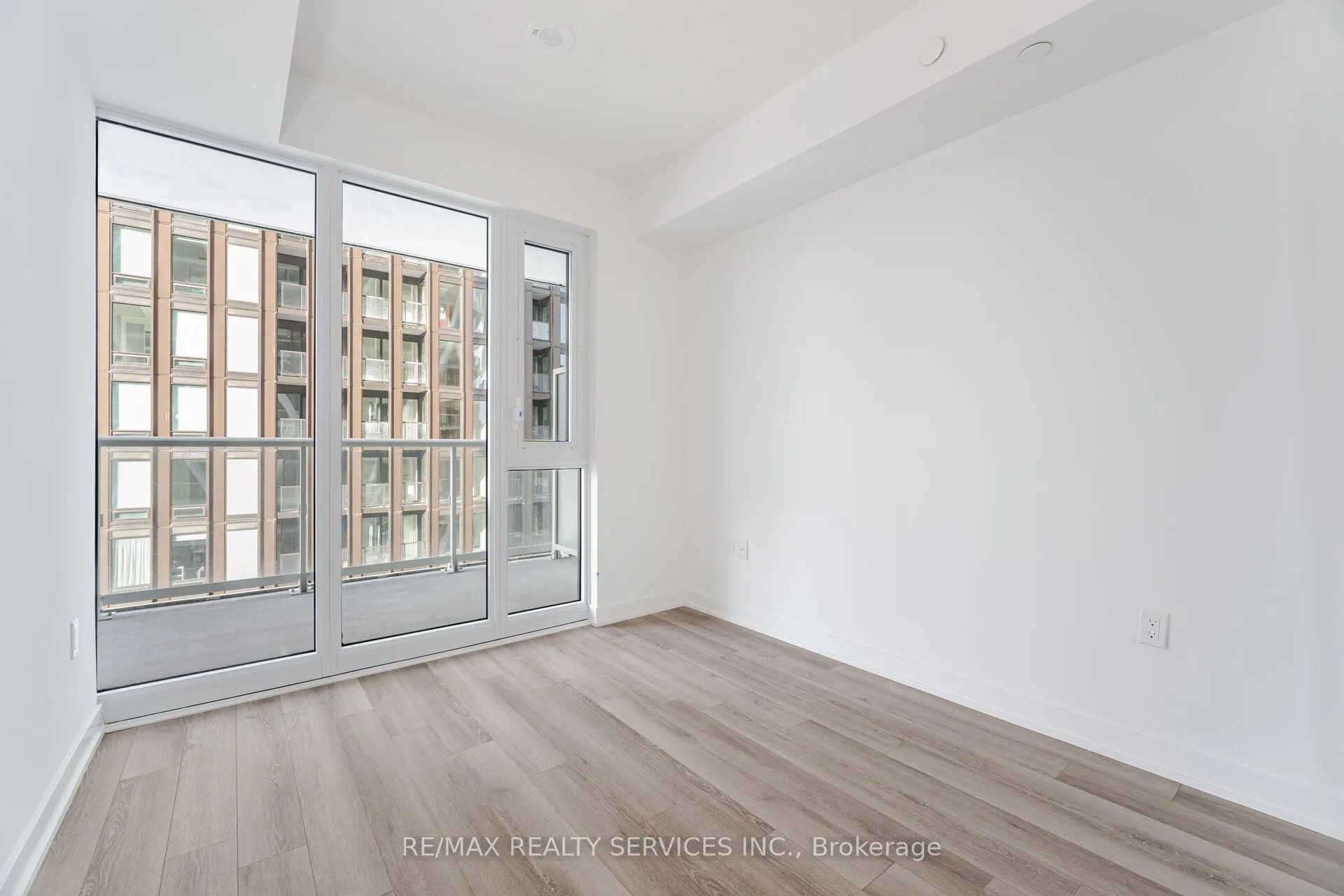 230 Simcoe Street, #2721