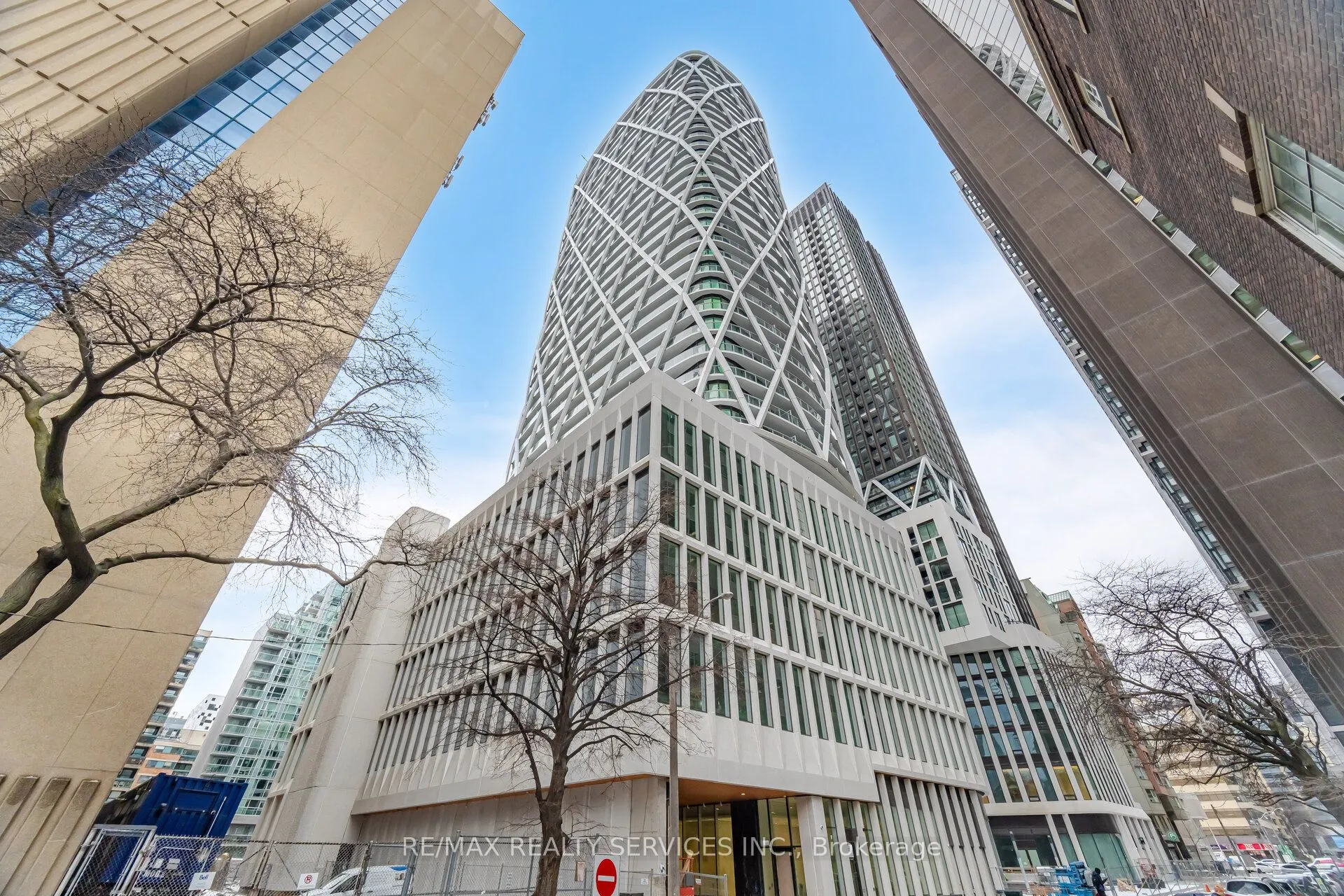 230 Simcoe Street, #2721
