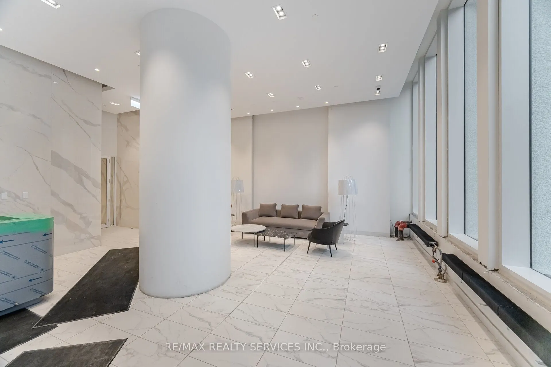 230 Simcoe Street, #2721