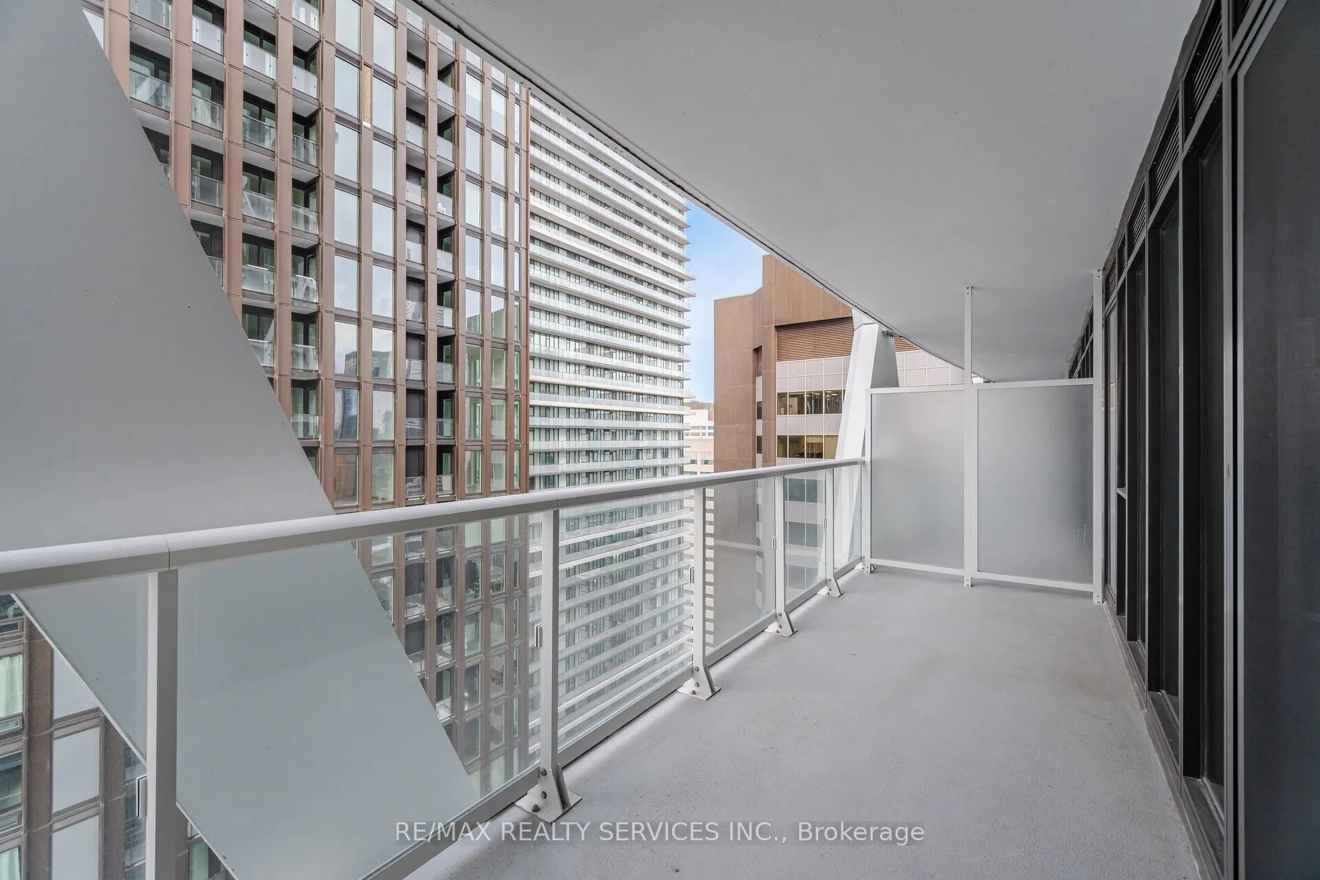 230 Simcoe Street, #2721