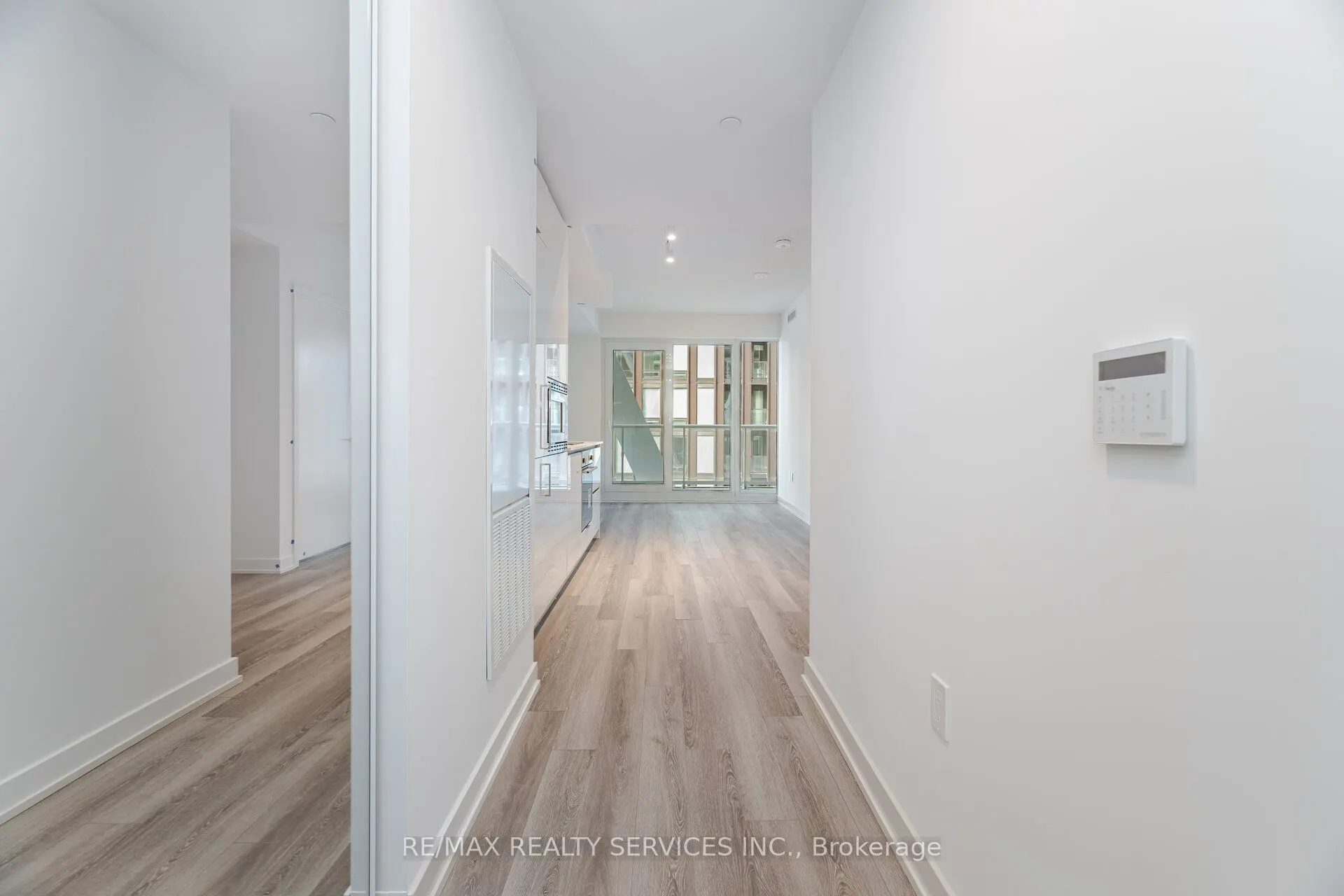 230 Simcoe Street, #2721