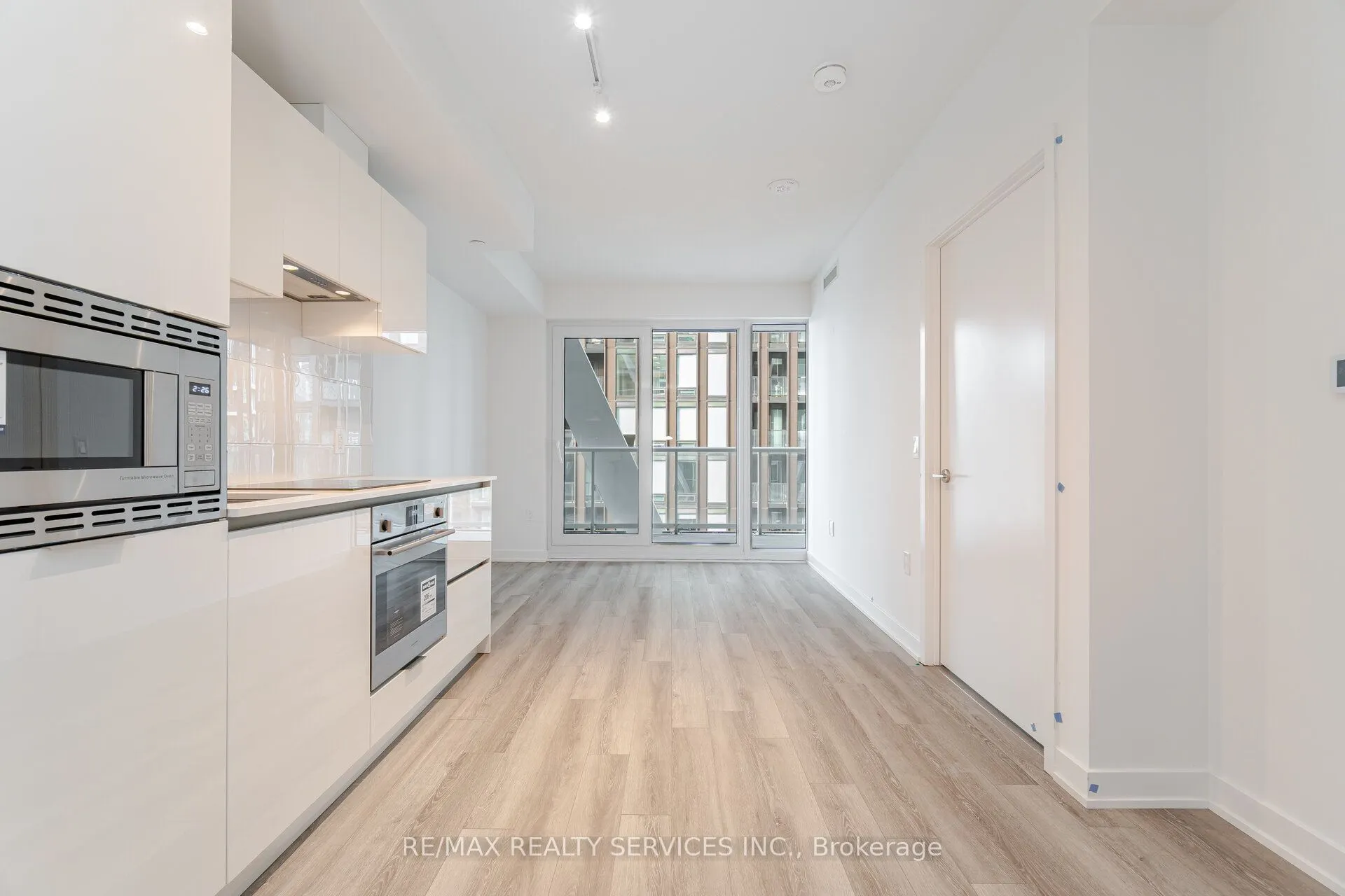 230 Simcoe Street, #2721