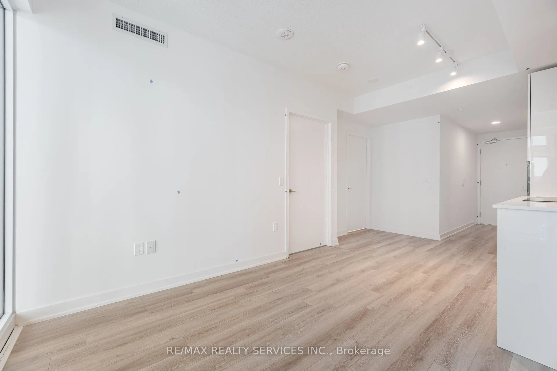 230 Simcoe Street, #2721
