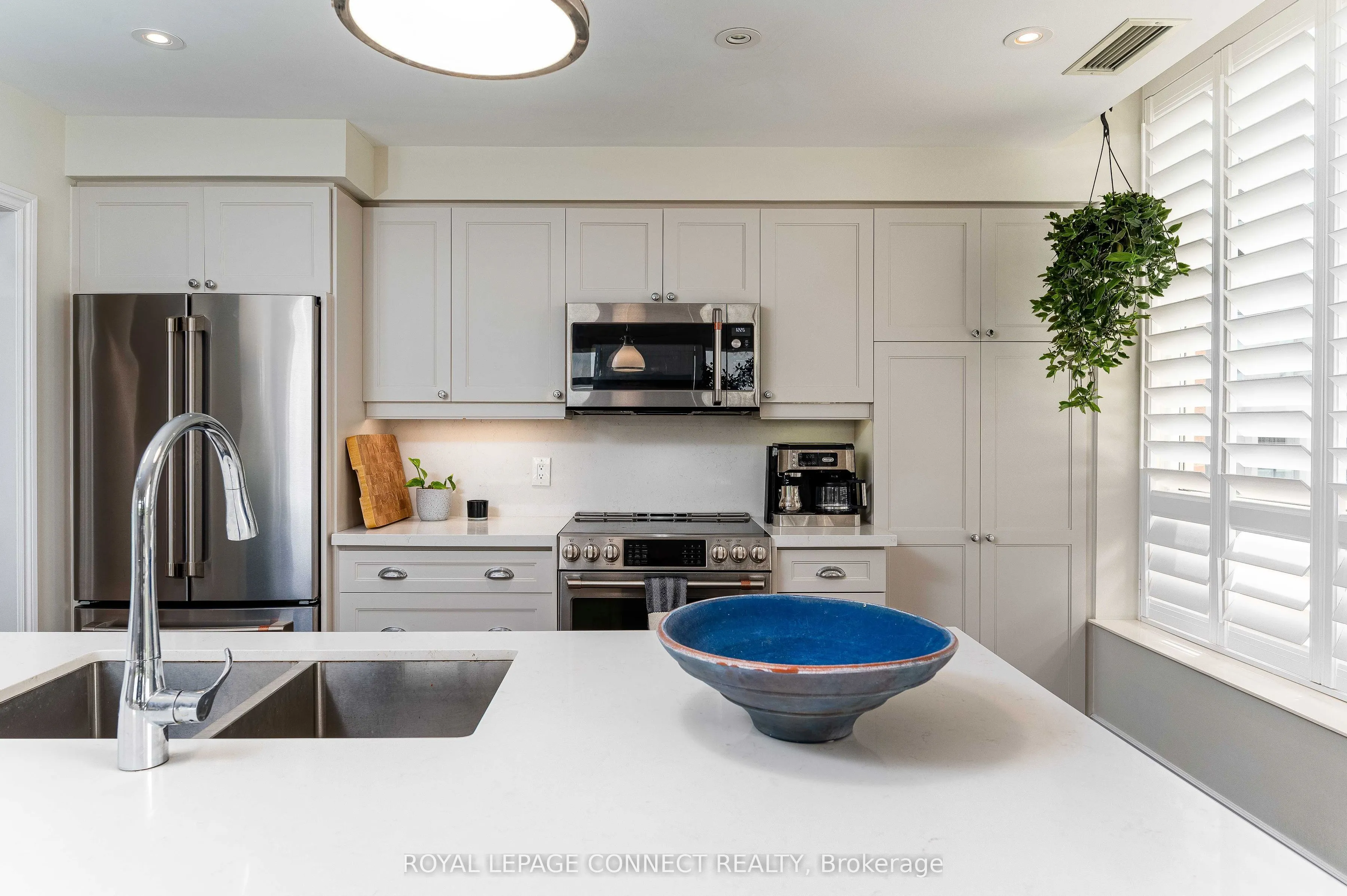 1101 Leslie Street, #403