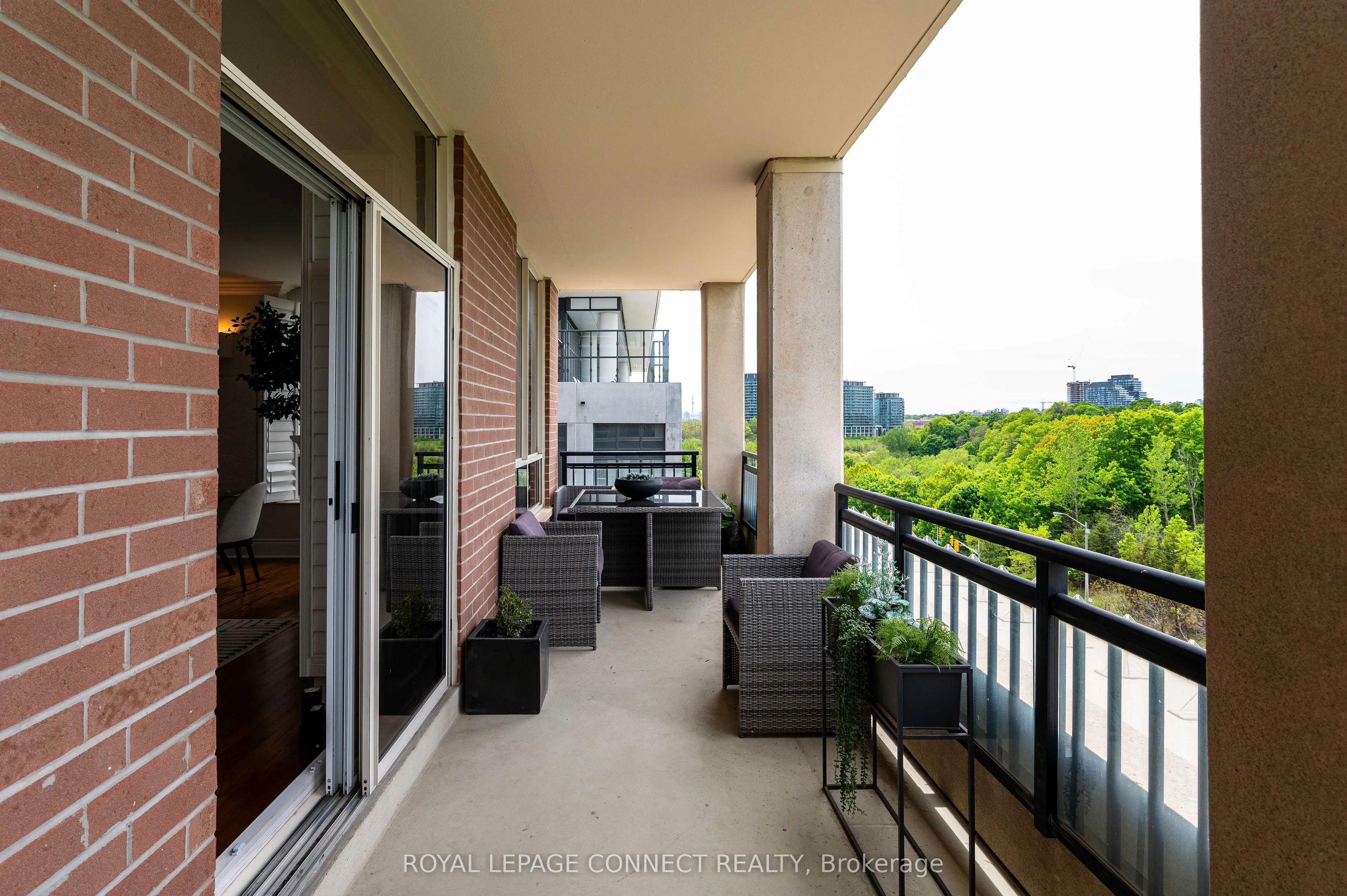 1101 Leslie Street, #403