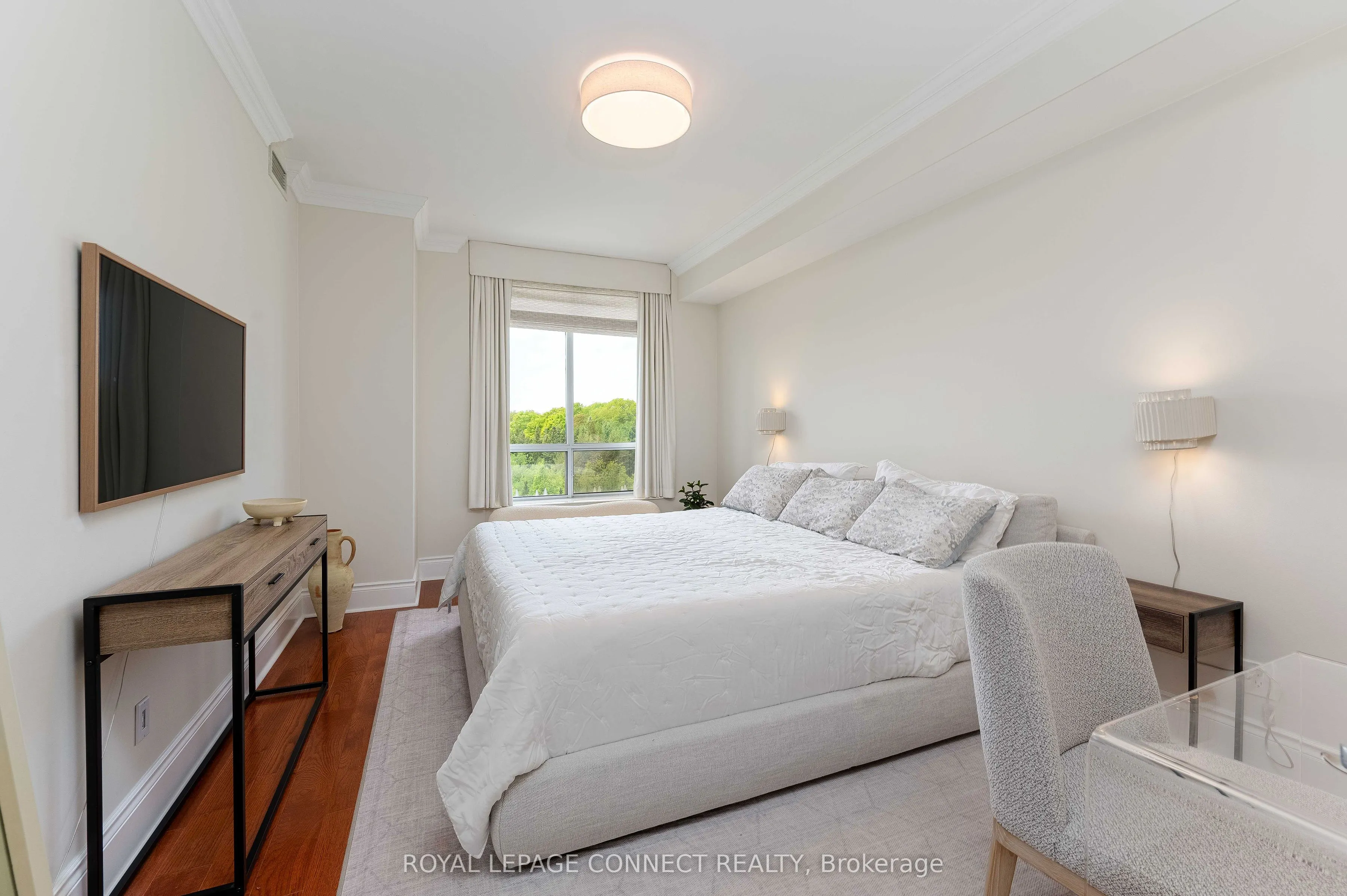 1101 Leslie Street, #403