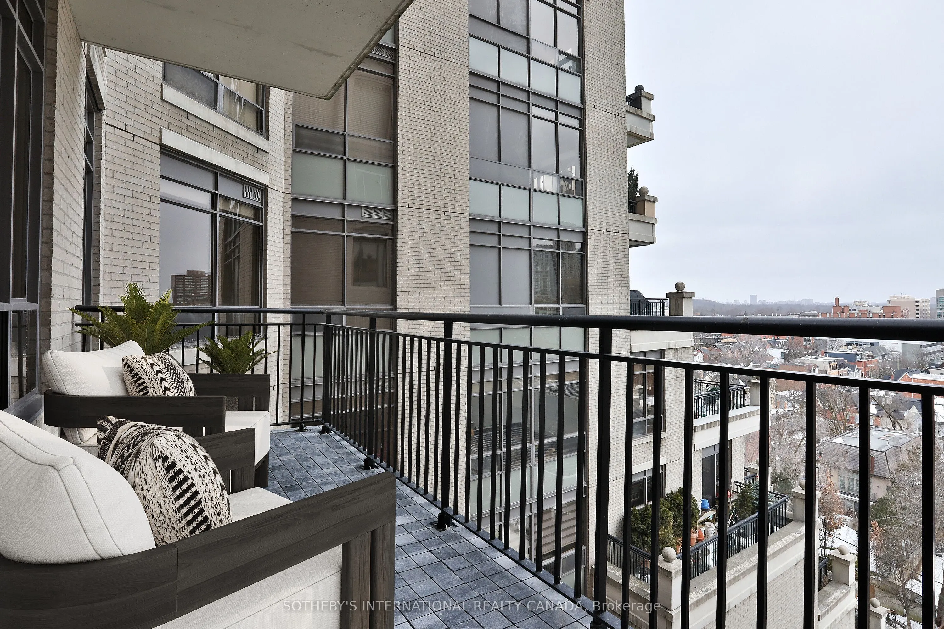 99 Avenue Road, #1101