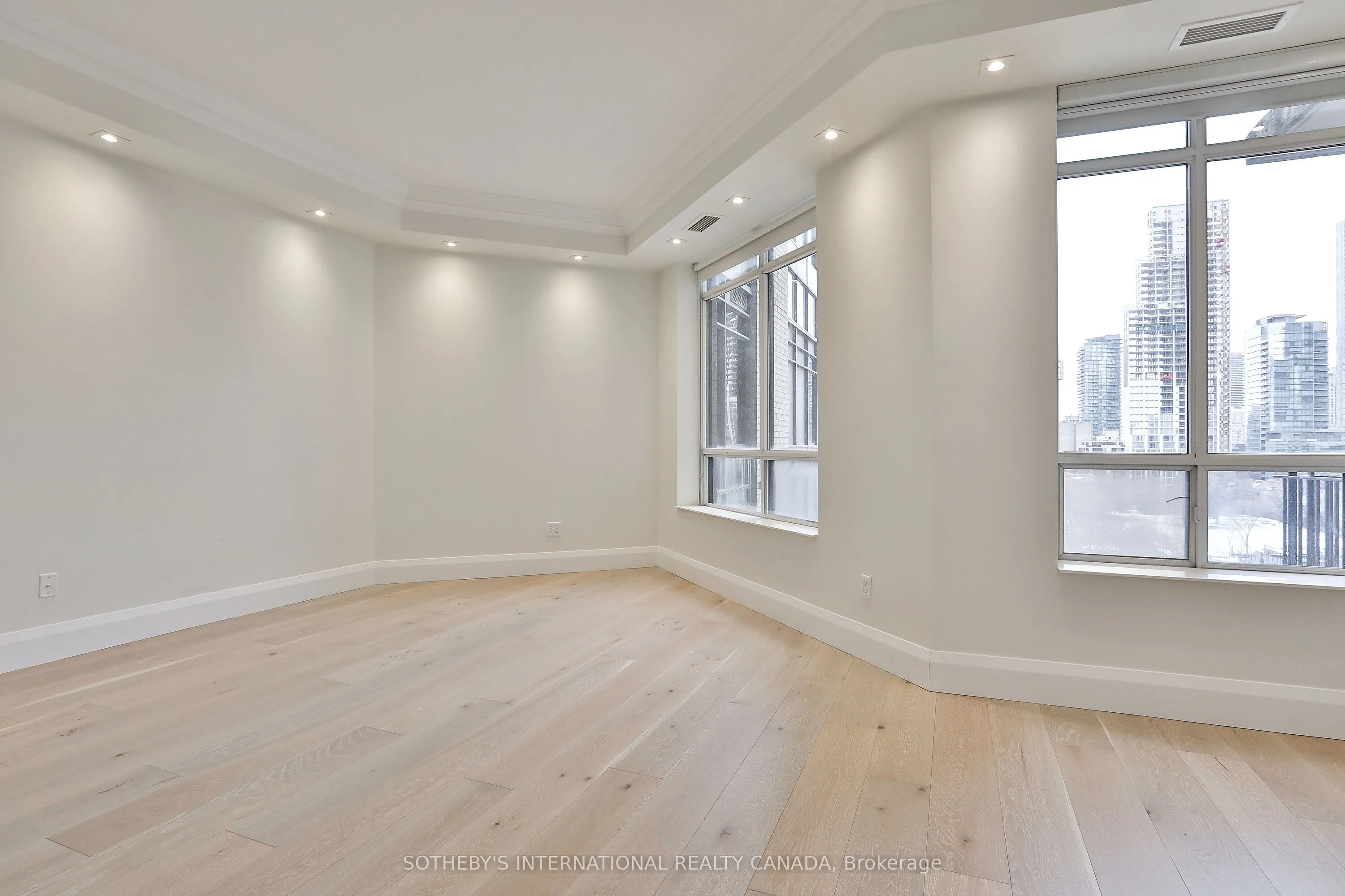 99 Avenue Road, #1101