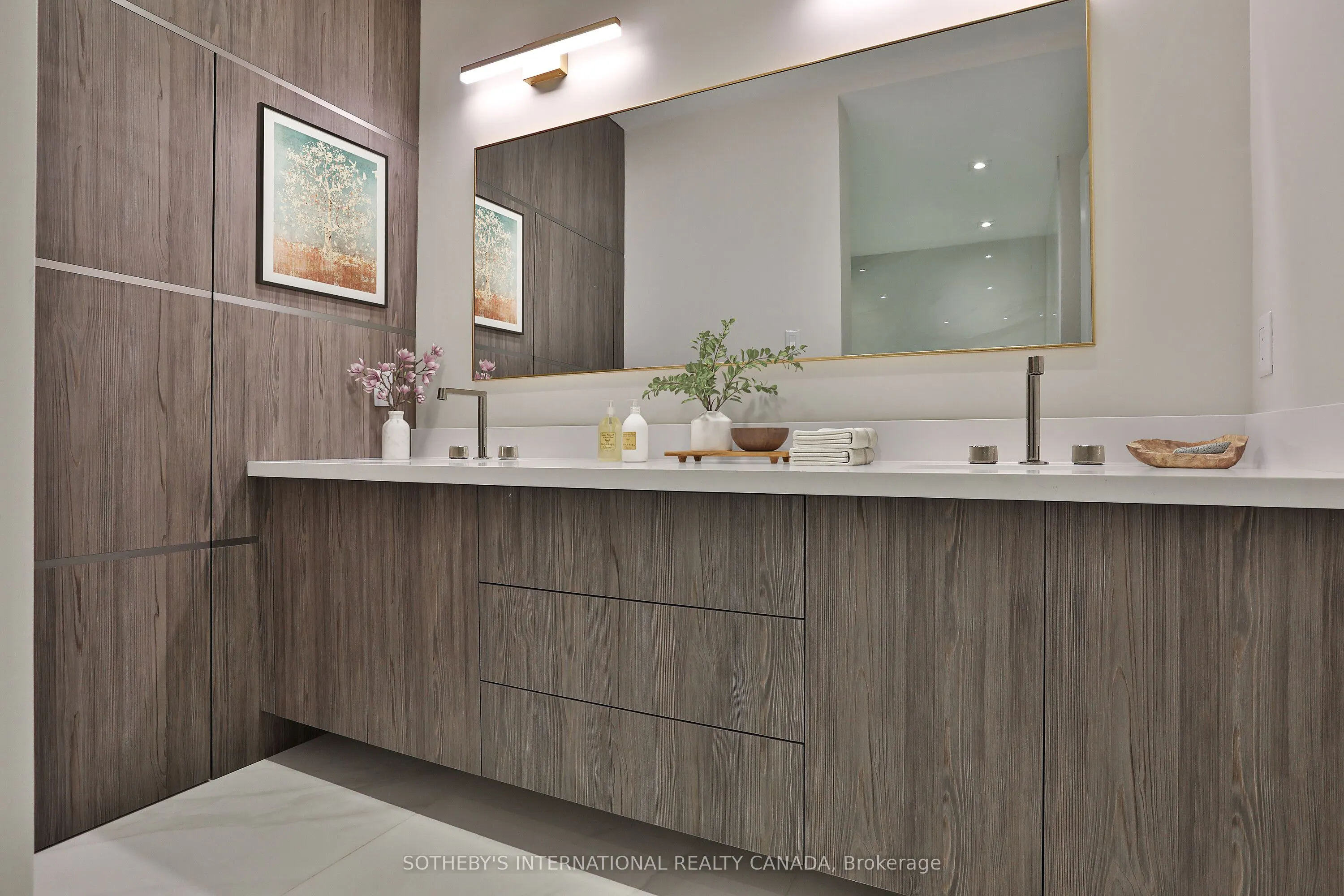 99 Avenue Road, #1101