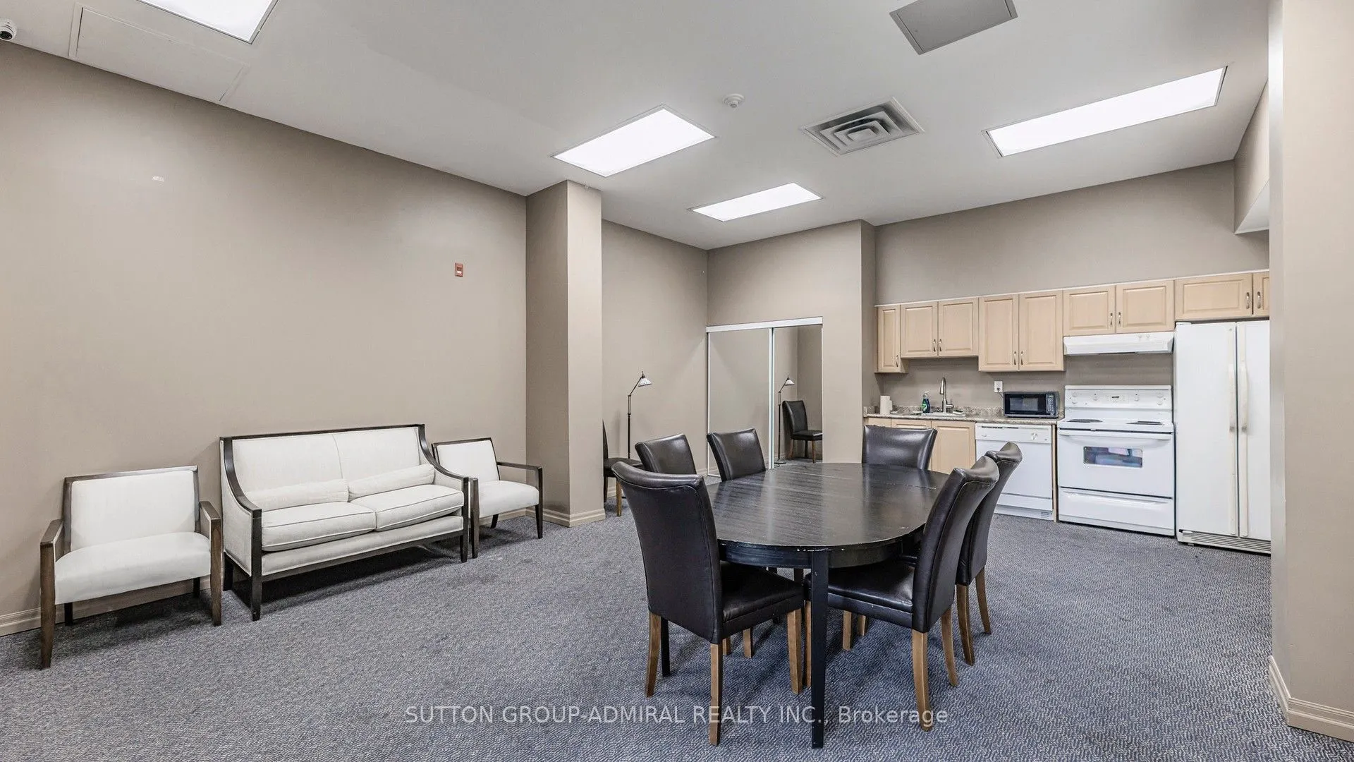 4200 Bathurst Street, #707