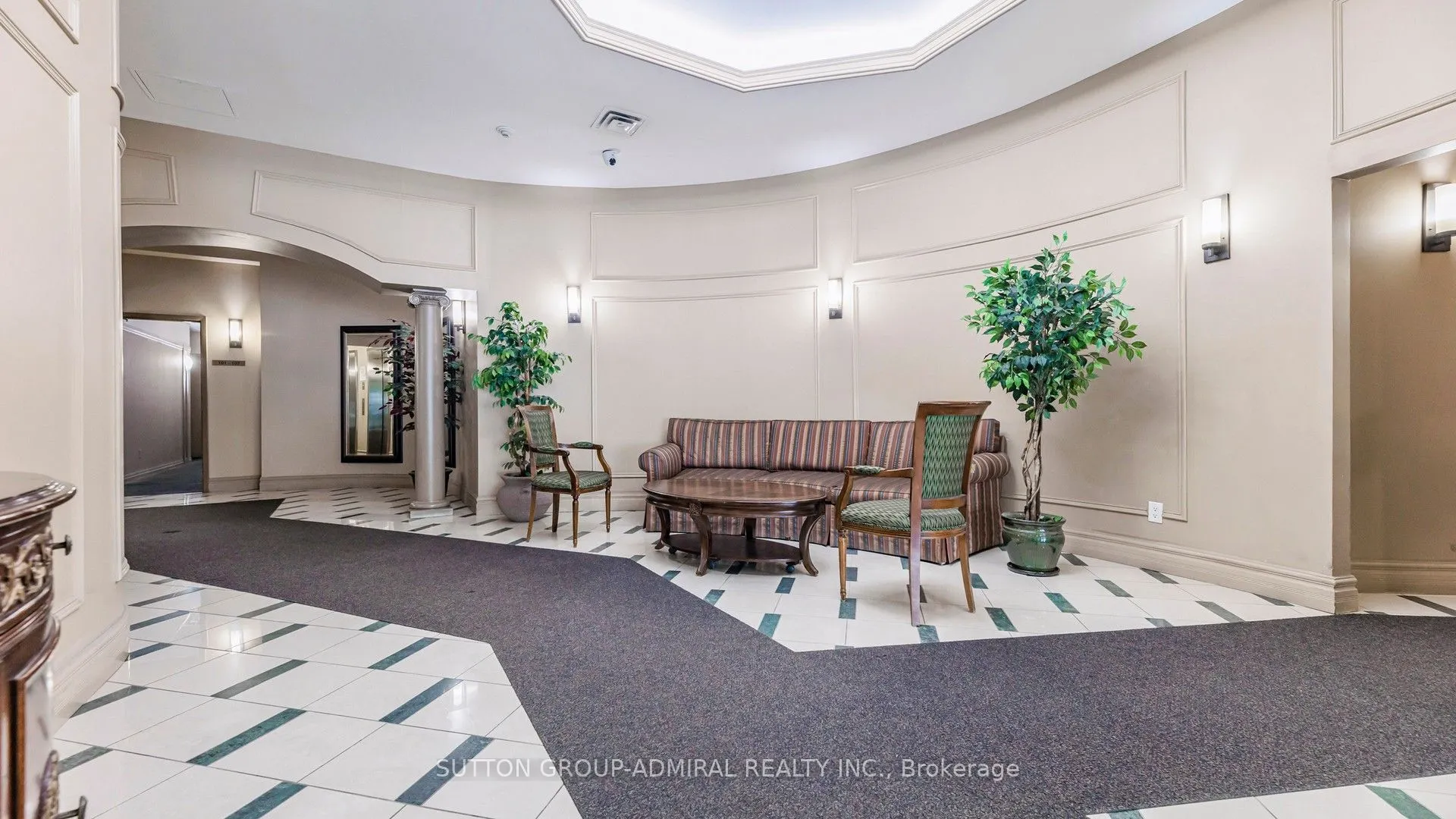 4200 Bathurst Street, #707