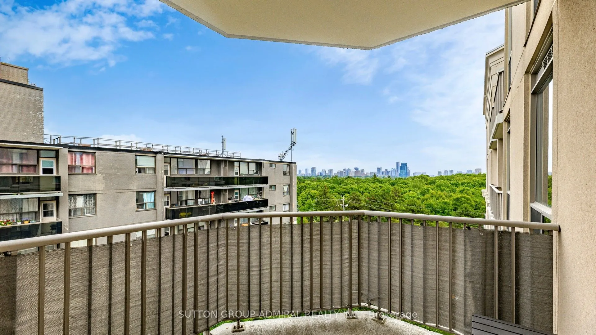 4200 Bathurst Street, #707