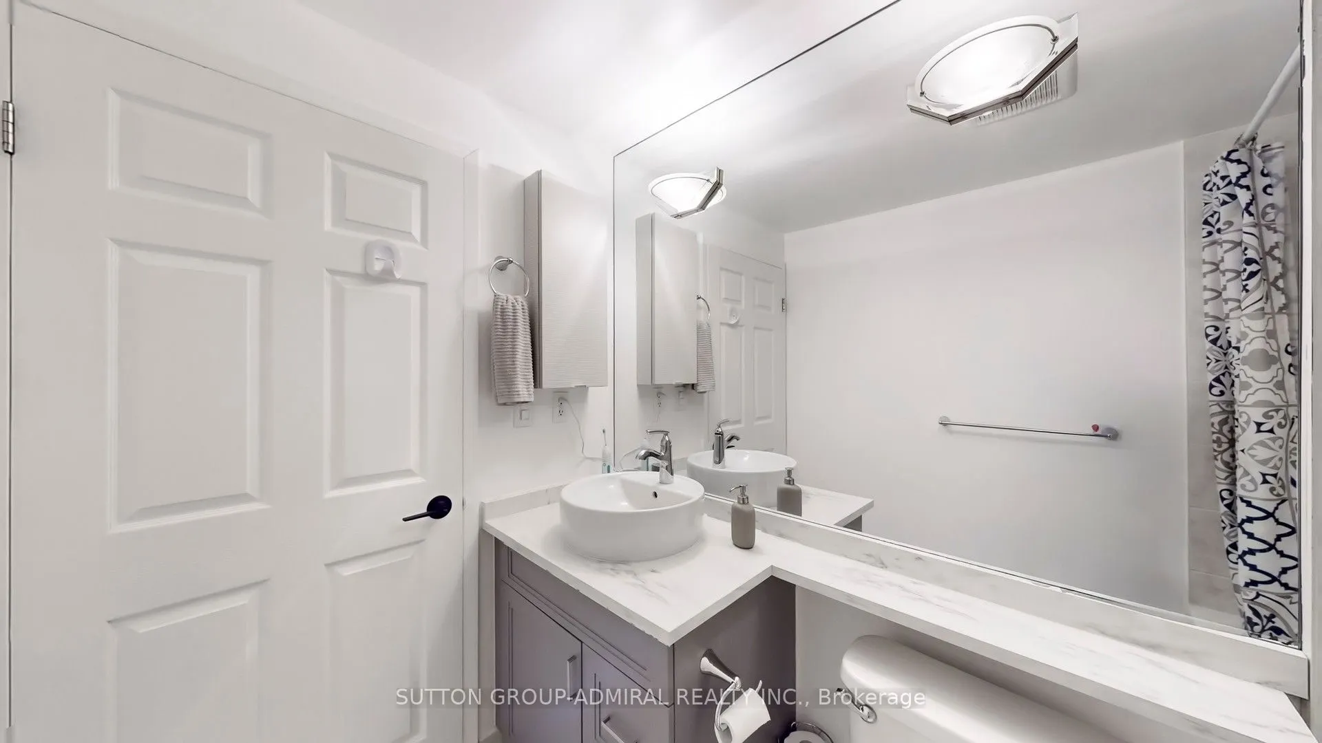 4200 Bathurst Street, #707