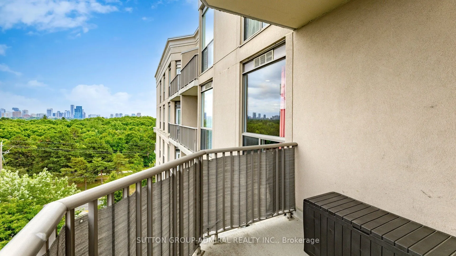 4200 Bathurst Street, #707