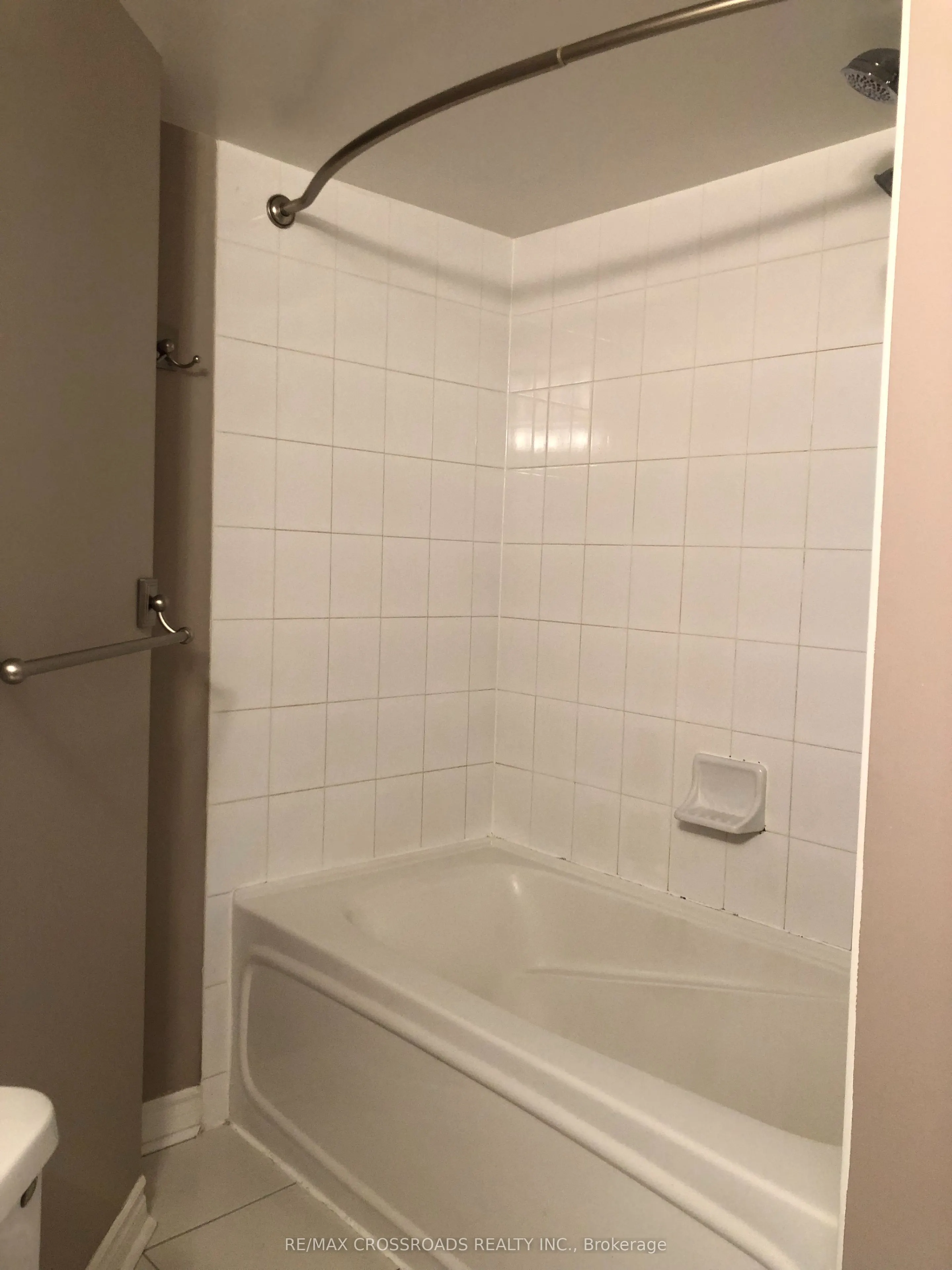 1 Rean Drive, #402