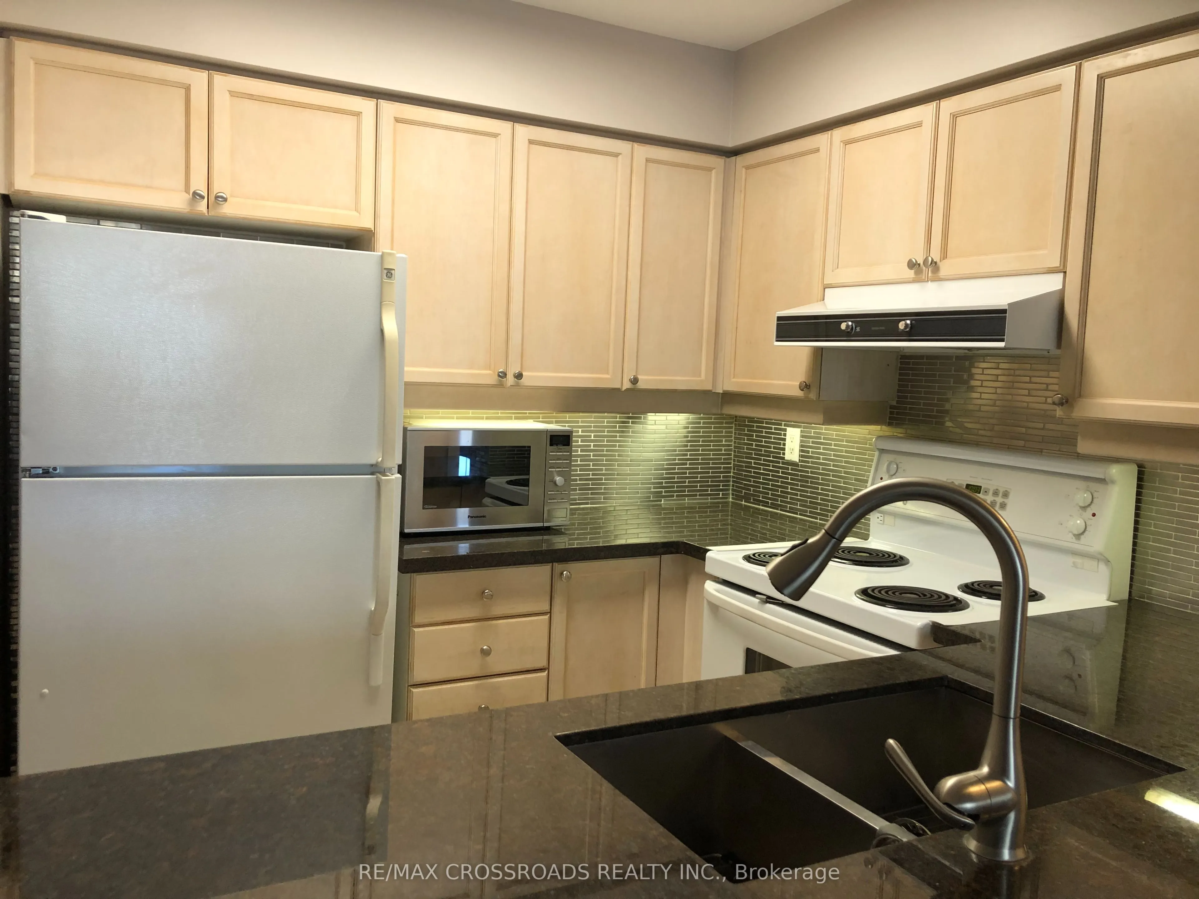 1 Rean Drive, #402