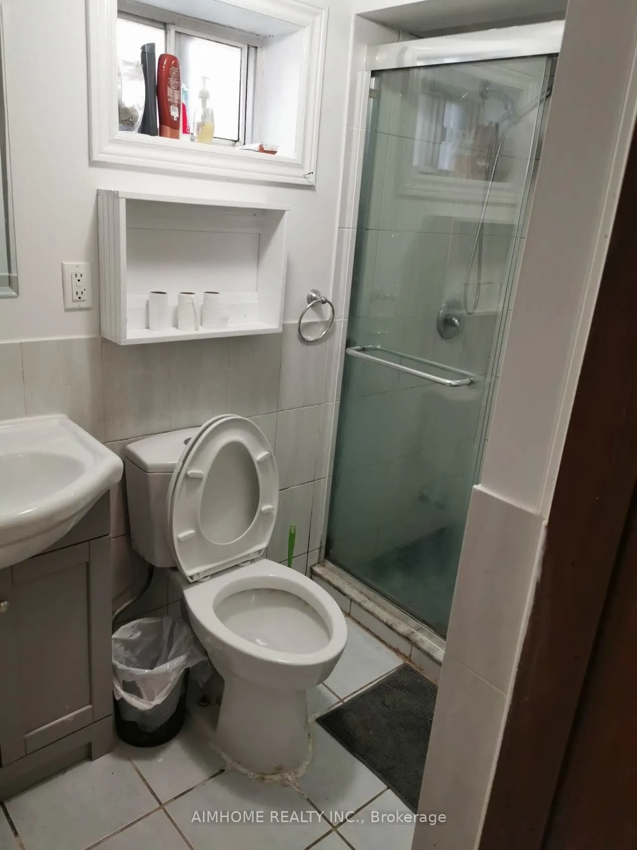 137A MARKHAM Street, #Bsmt Room